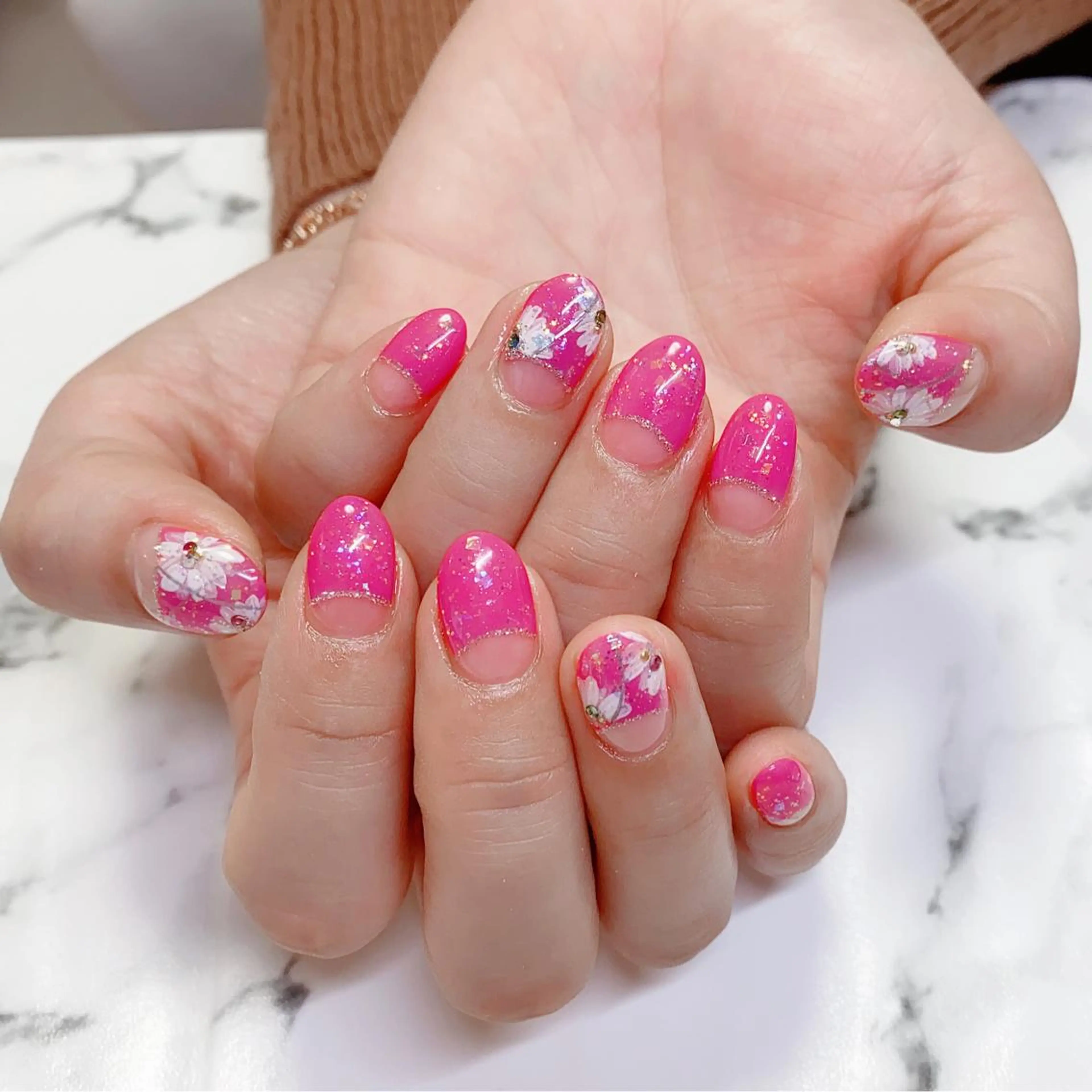 ロング カラー ネイル フレンチネイル Q Free nailsのネイルデザイン