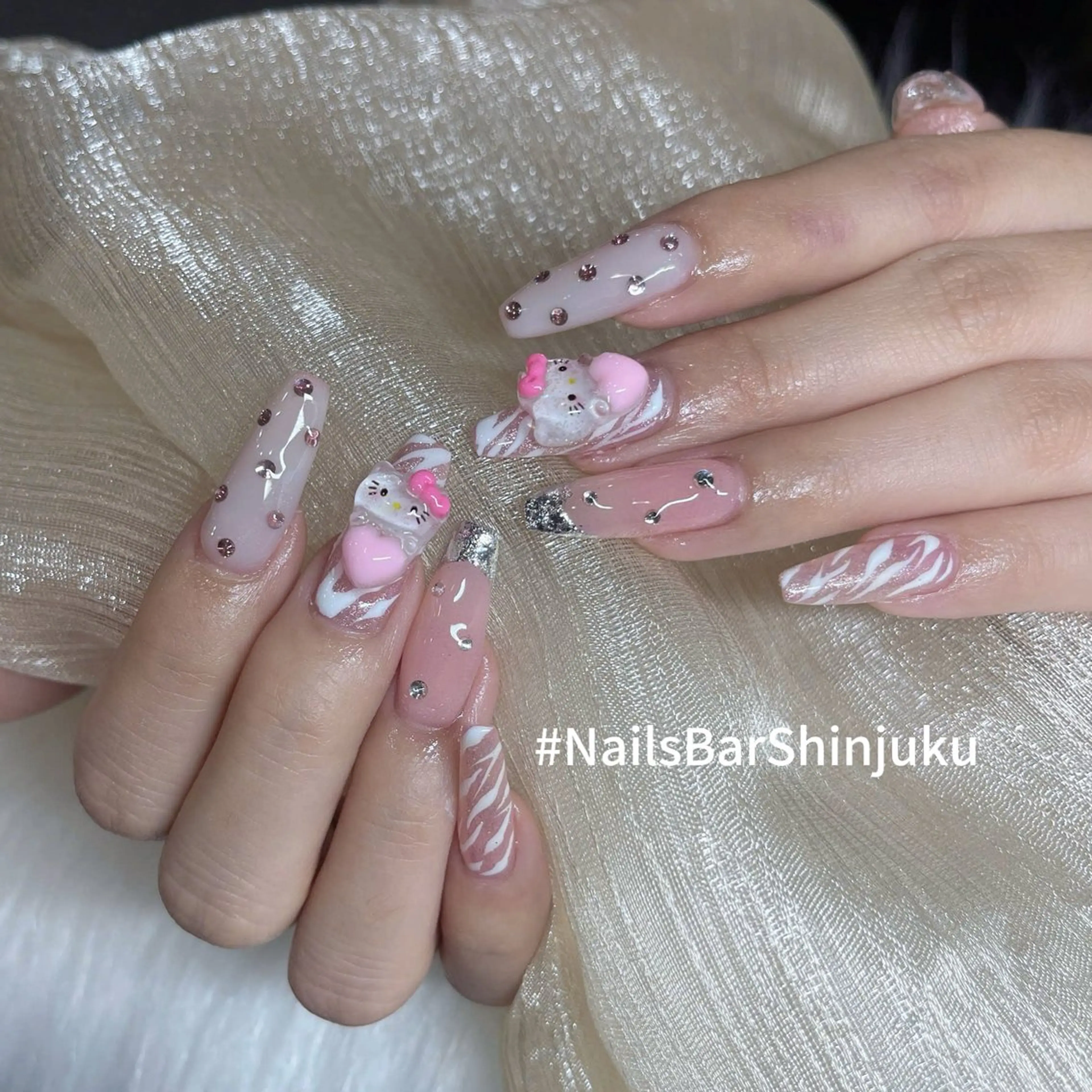 ネイル ボルドー ブラウン チークネイル ドット フットネイル ハンドネイル NAILS BAR SHINJUKUのネイルデザイン