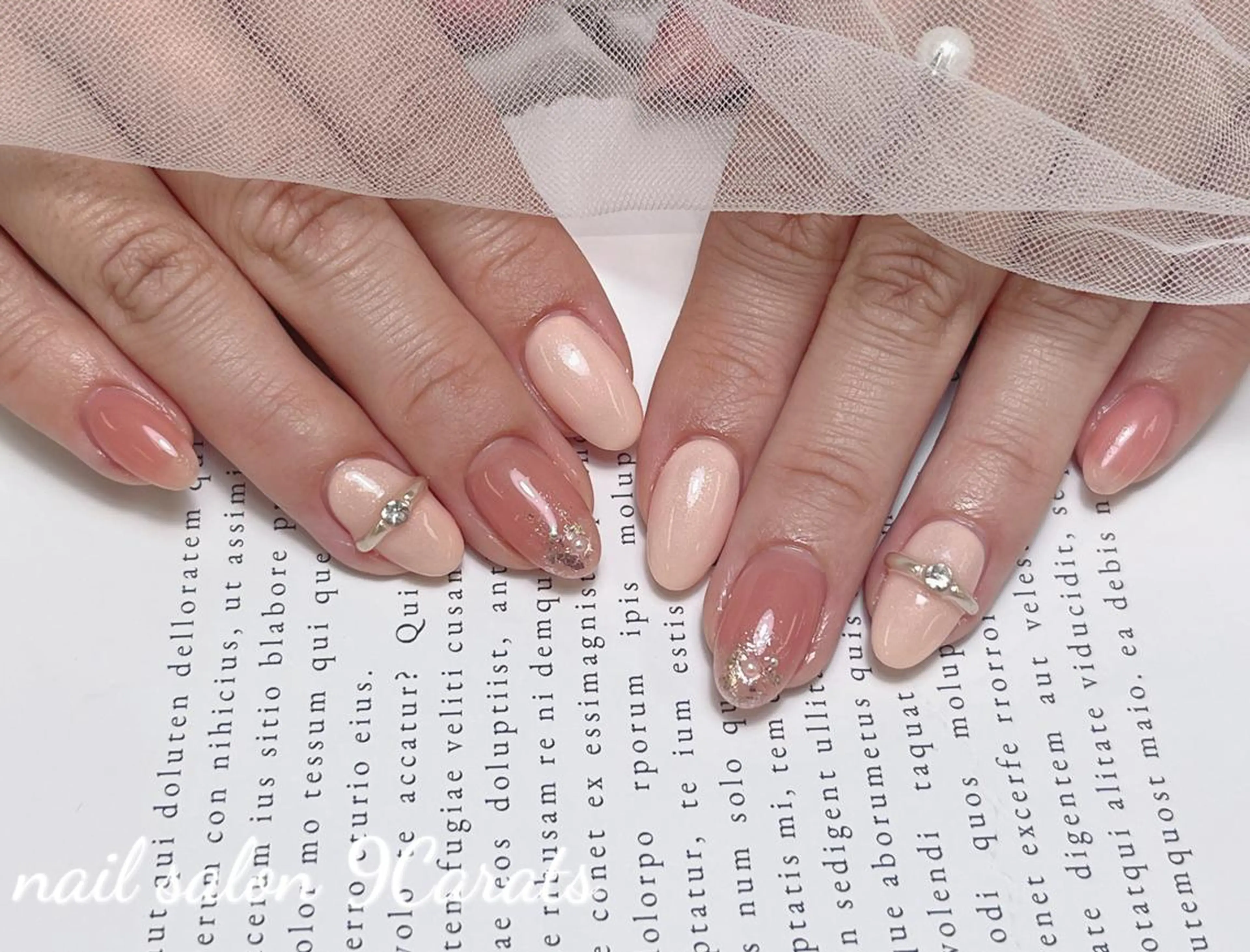 ネイル アートネイル チークネイル フットネイル フレンチネイル ガラスフレンチ ネイルサロン 9Carats神田のネイルデザイン