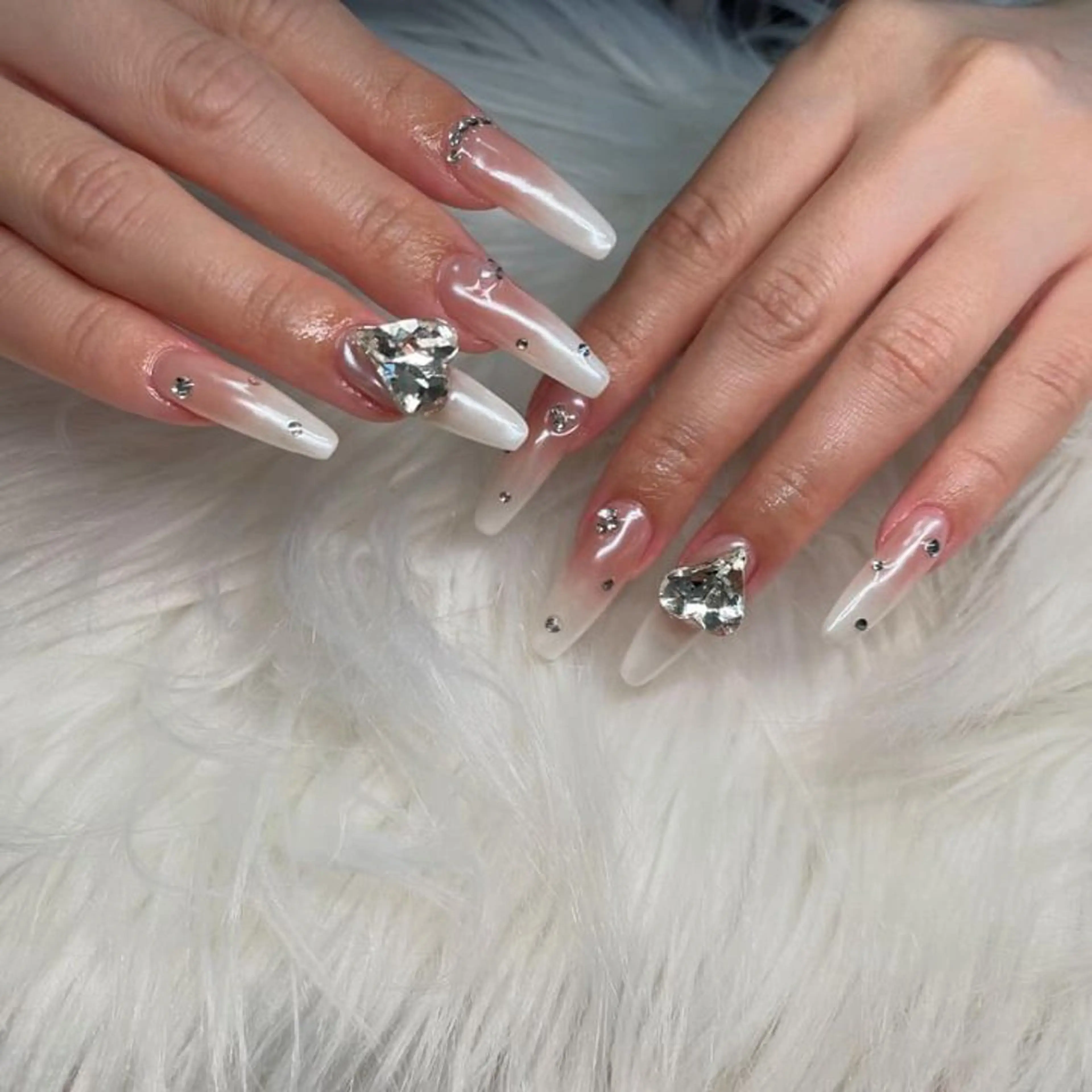 ネイル ロングネイル スカルプネイル ハンドネイル RE💟N.NAIL ラテン系お姉さんのネイルデザイン