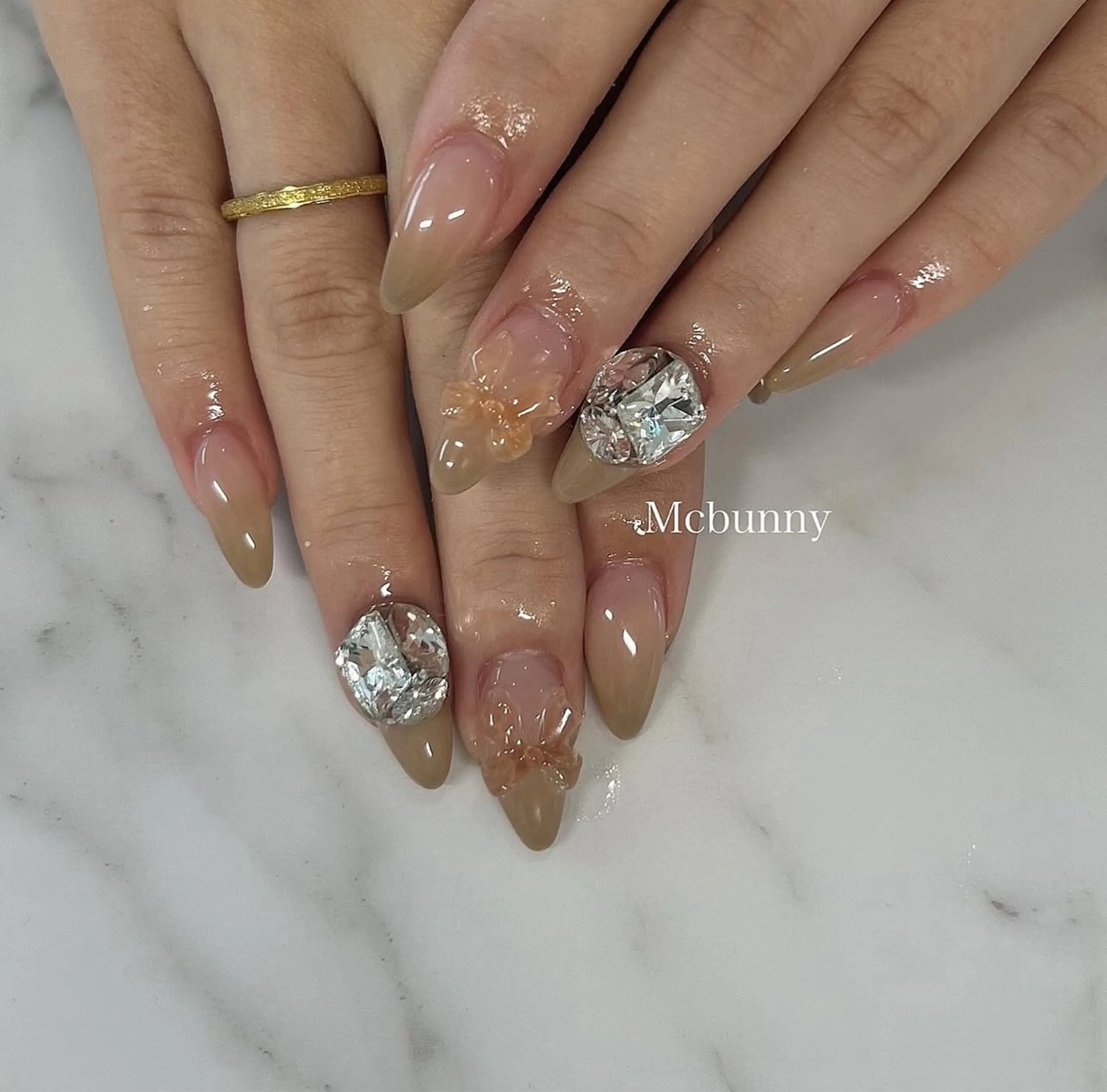 ネイル Mcbunny ［東天満］💅のネイルデザイン