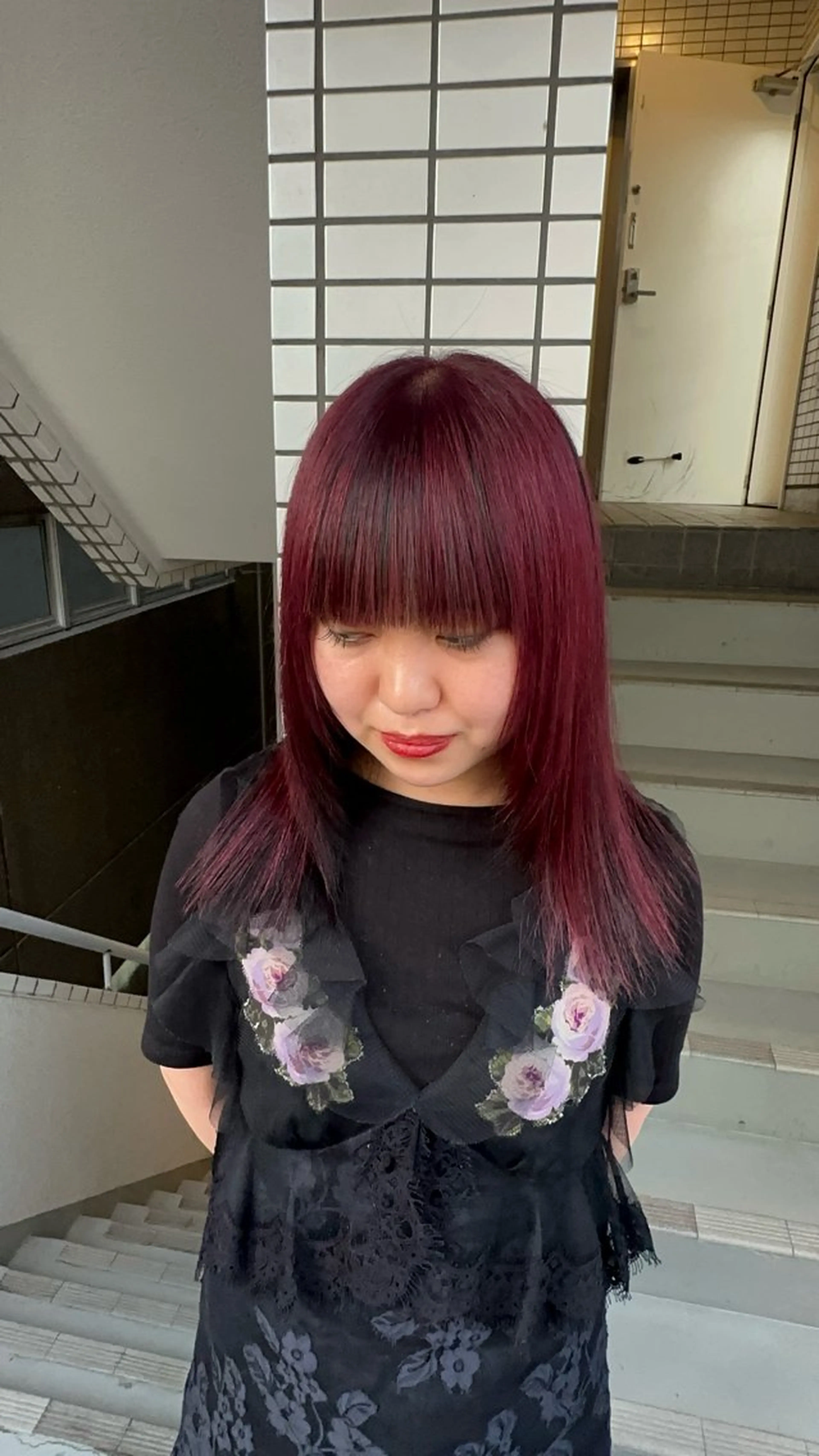 ミディアム カラー 柏井 陽菜のヘアスタイル