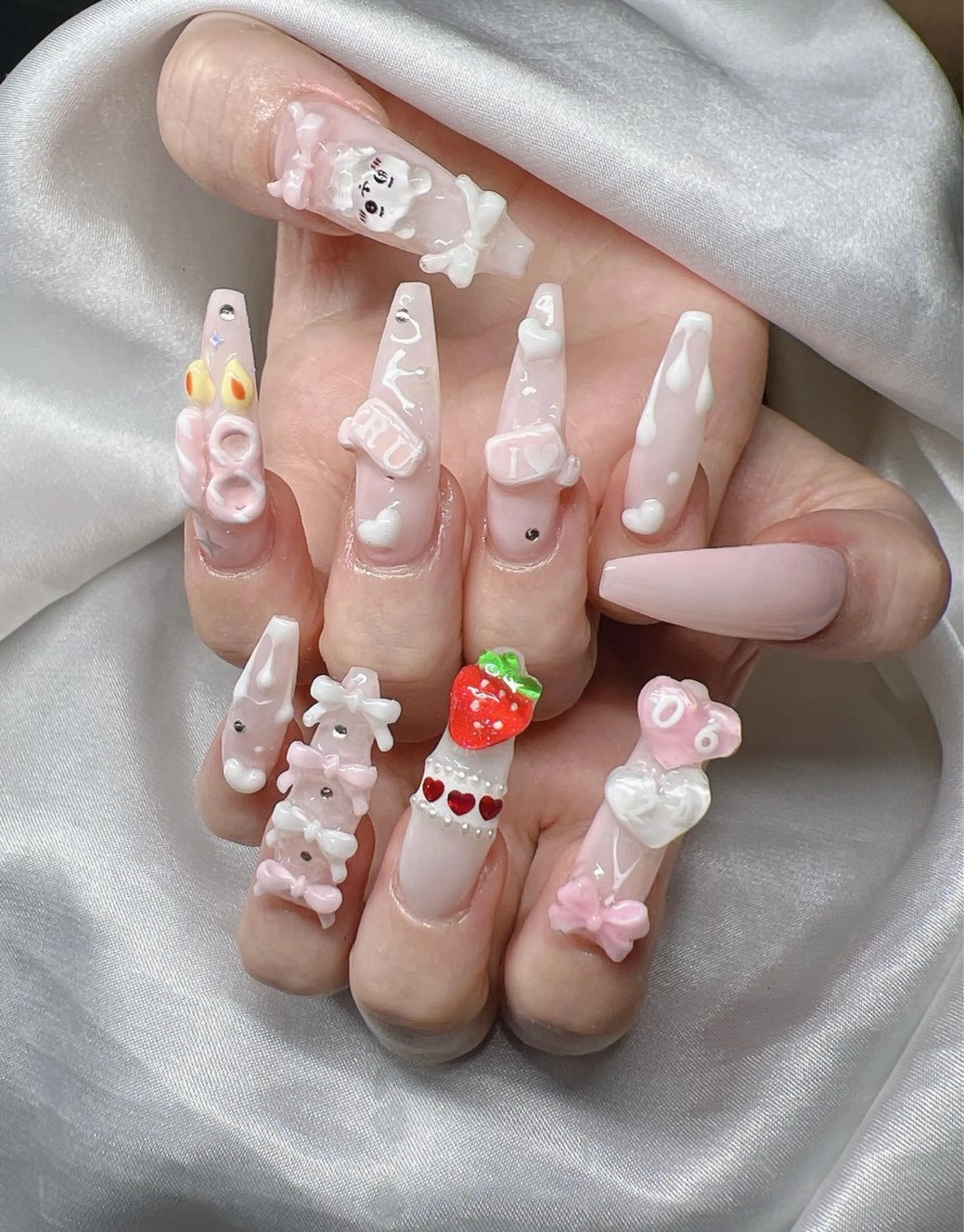 ネイル ハンドネイル Lee Nailsのネイルデザイン