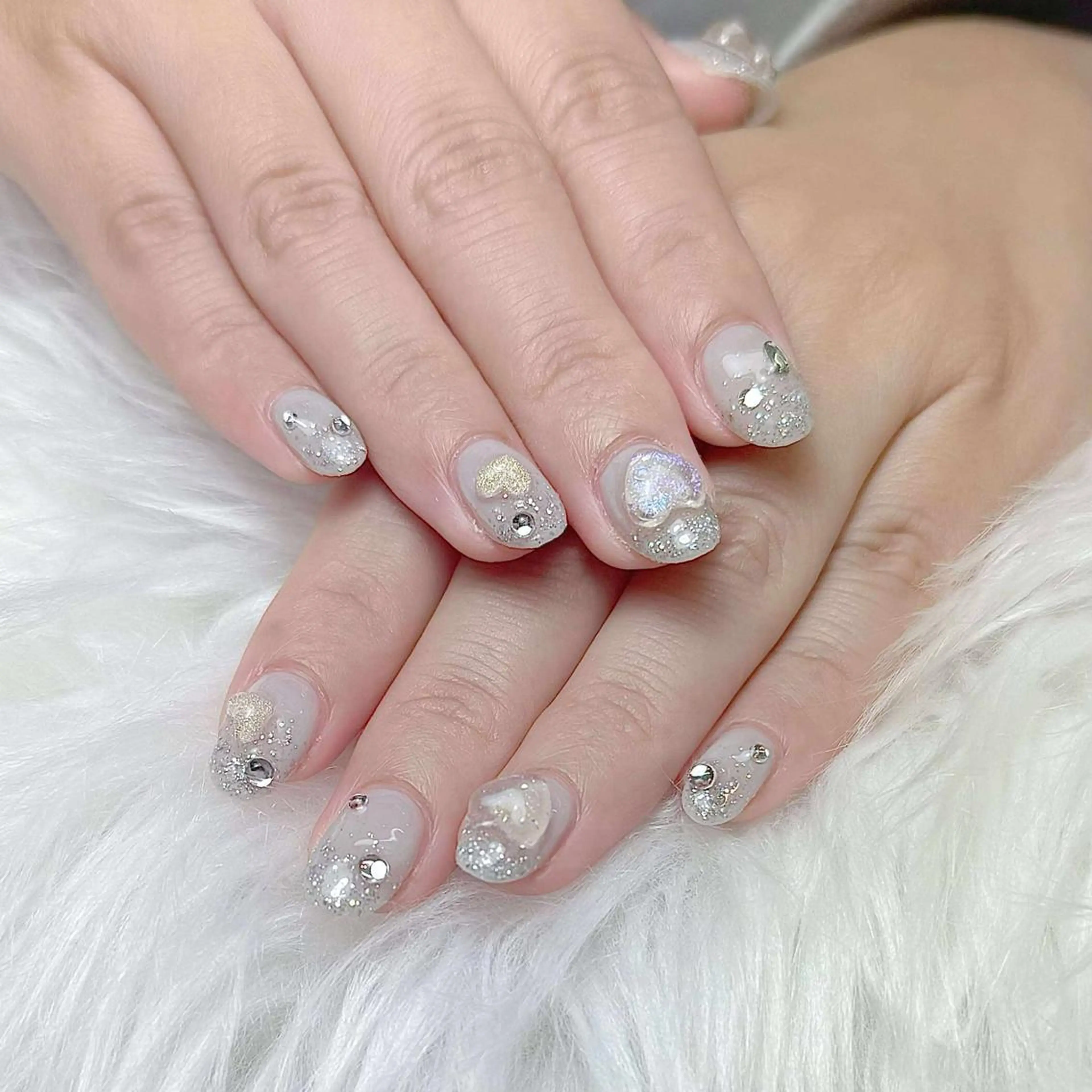 ネイル アートネイル ラメ(グリッター) シルバー ハンドネイル ハンドケア ヒユ ビューティーのネイルデザイン