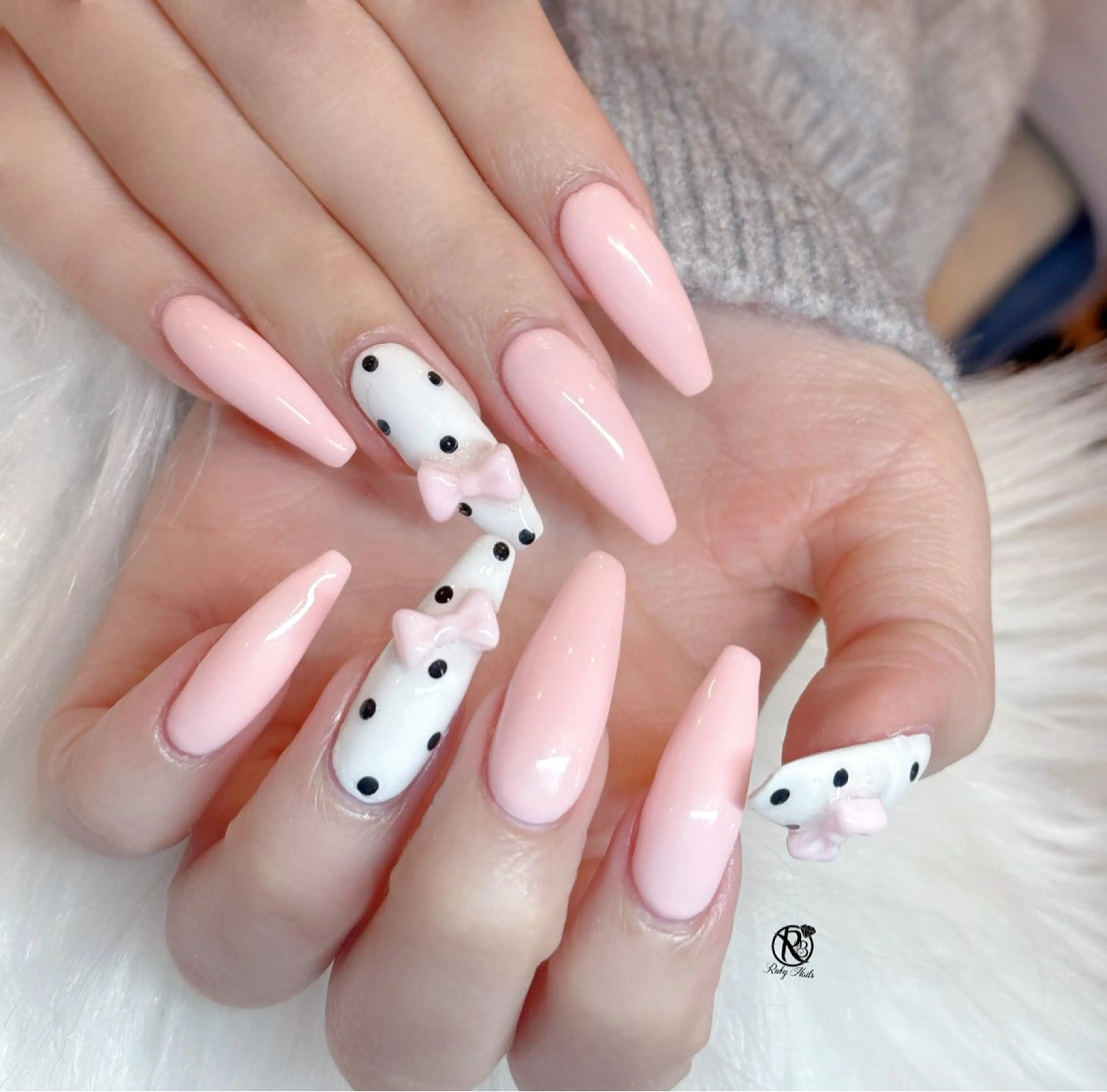 ネイル ボルドー ブラウン チークネイル ドット フットネイル ハンドネイル CHERRYネイルサロン所属・チェリネイルサロン 霞ヶ関のネイルデザイン