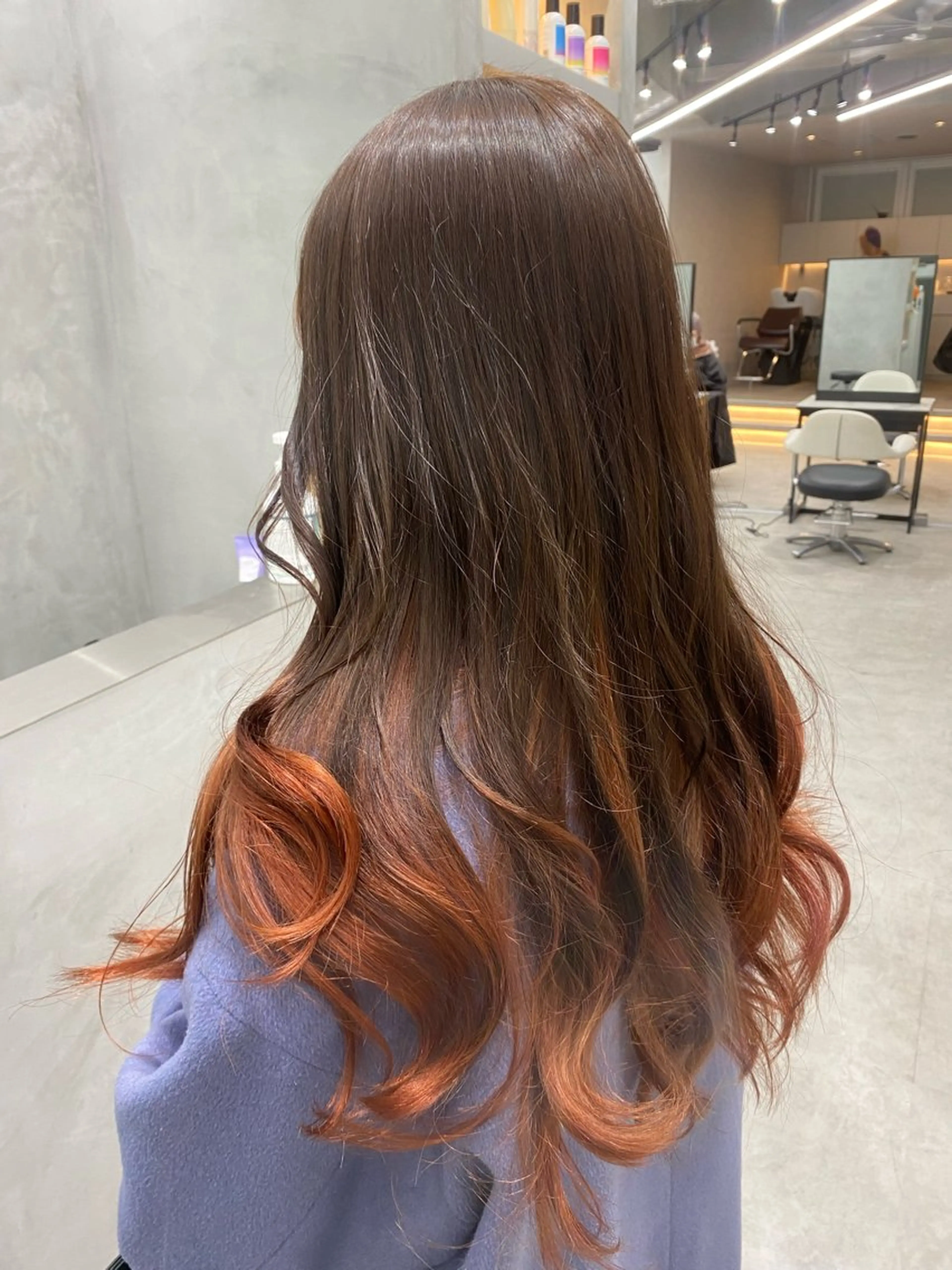 カラー グラデーションカラー オレンジ dot .tokyo所属・中村 彩夏のヘアスタイル