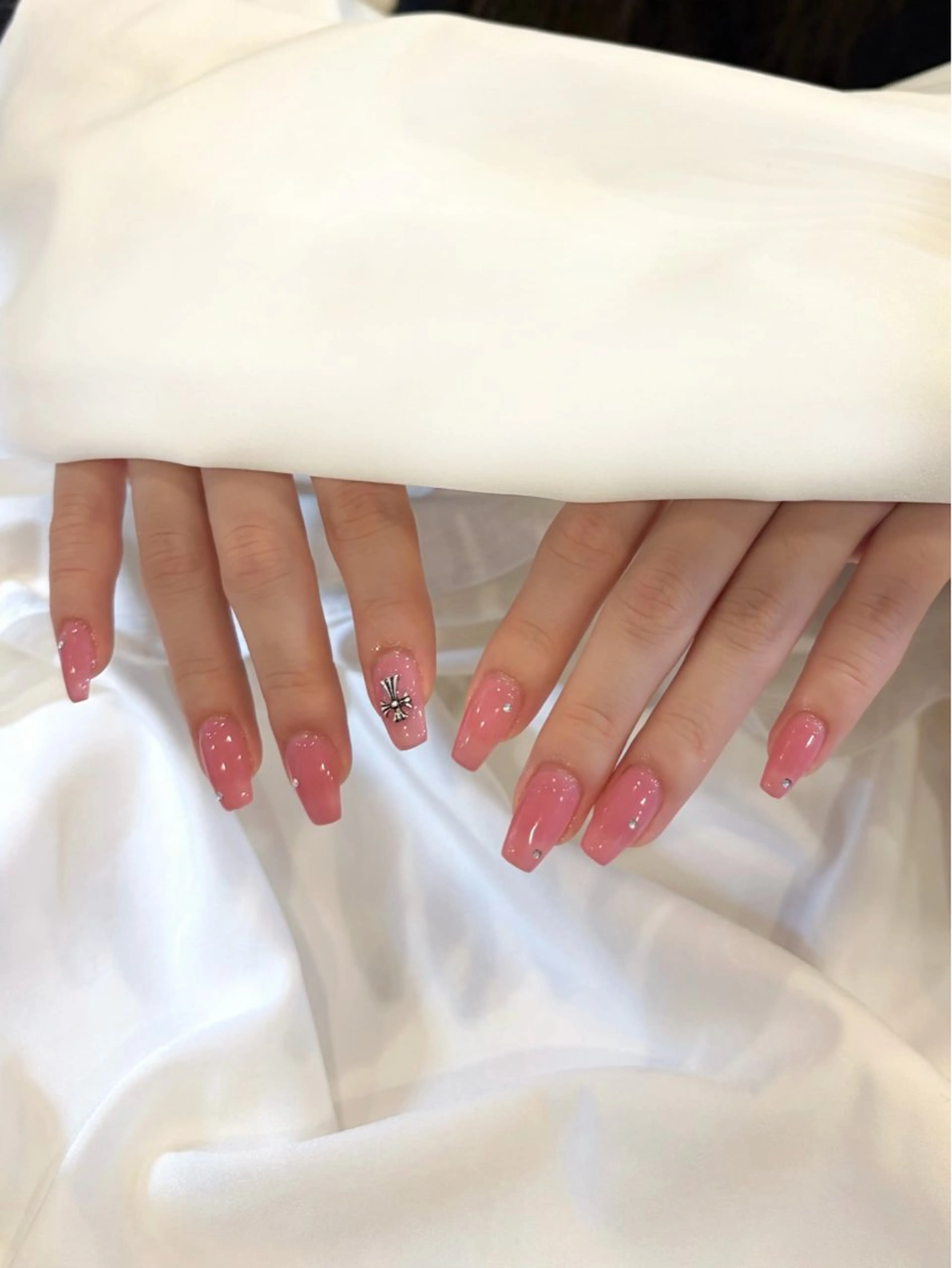 ネイル ストーンネイル ハンドネイル 岡崎 佑香のネイルデザイン