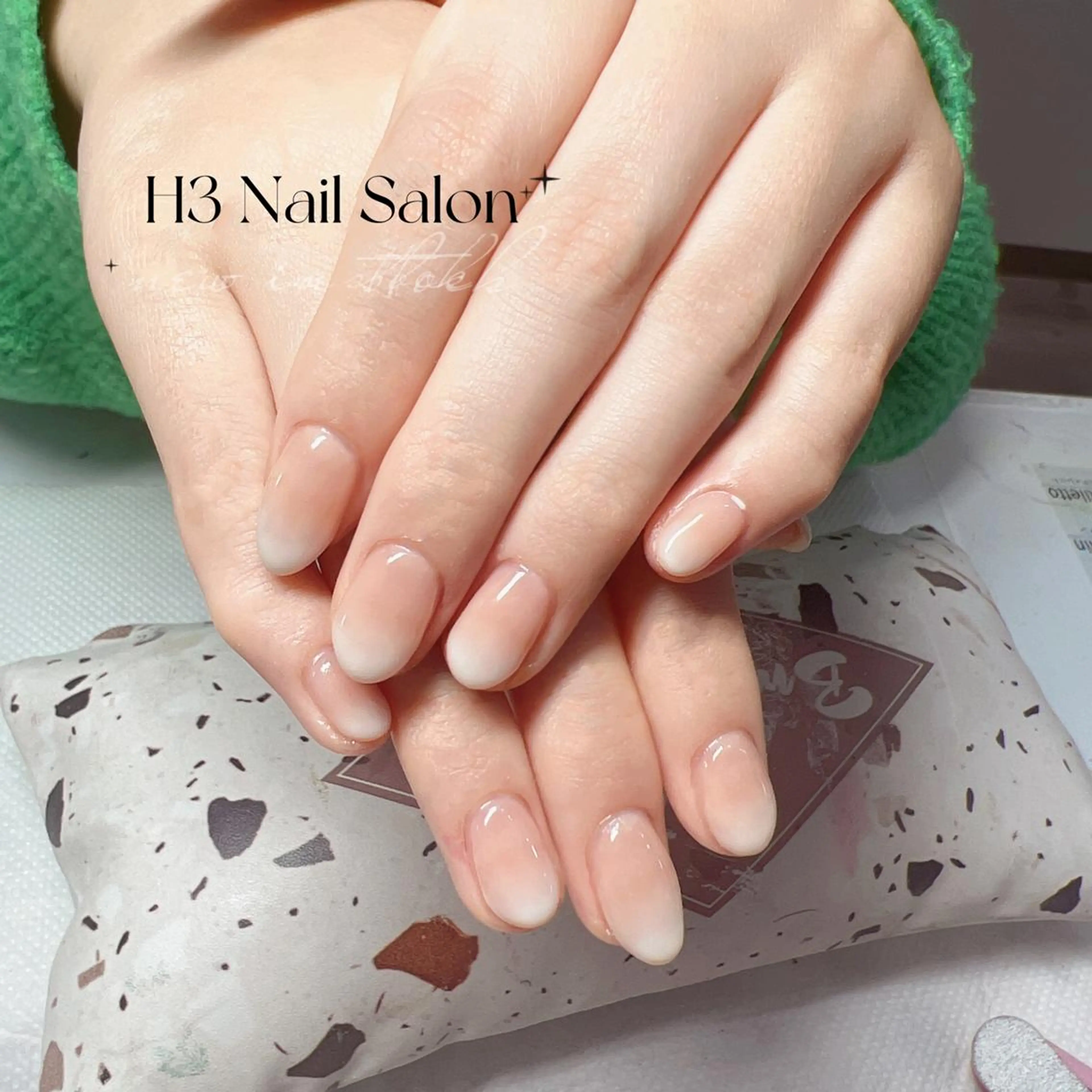 ミディアム H3 ネイル サロンのネイルデザイン