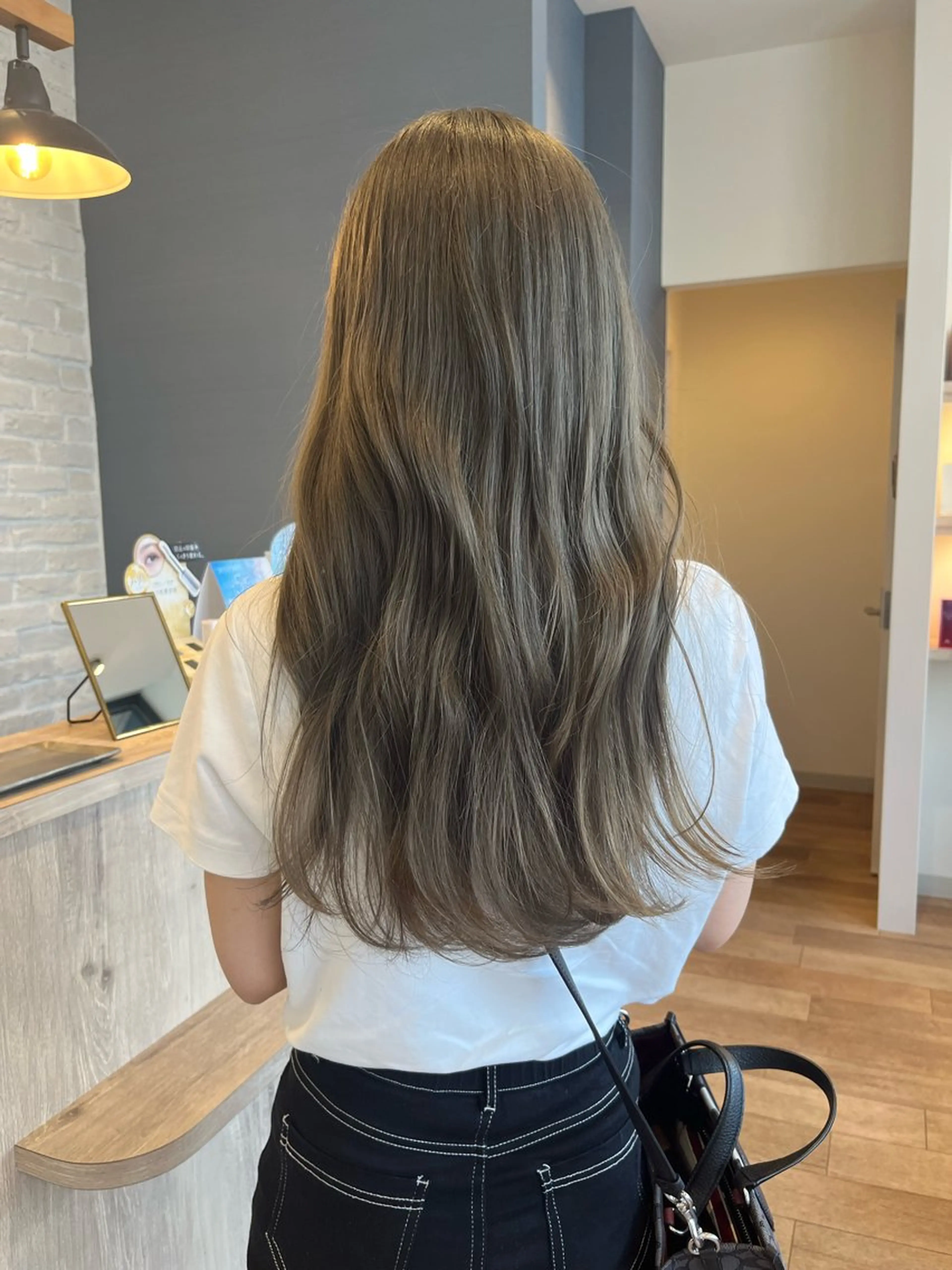 ロング カラー ヘアカラー トリートメント セジールヘアメゾン所属・韓国レイヤー/透明感 カラー🐈曾根高のヘアスタイル