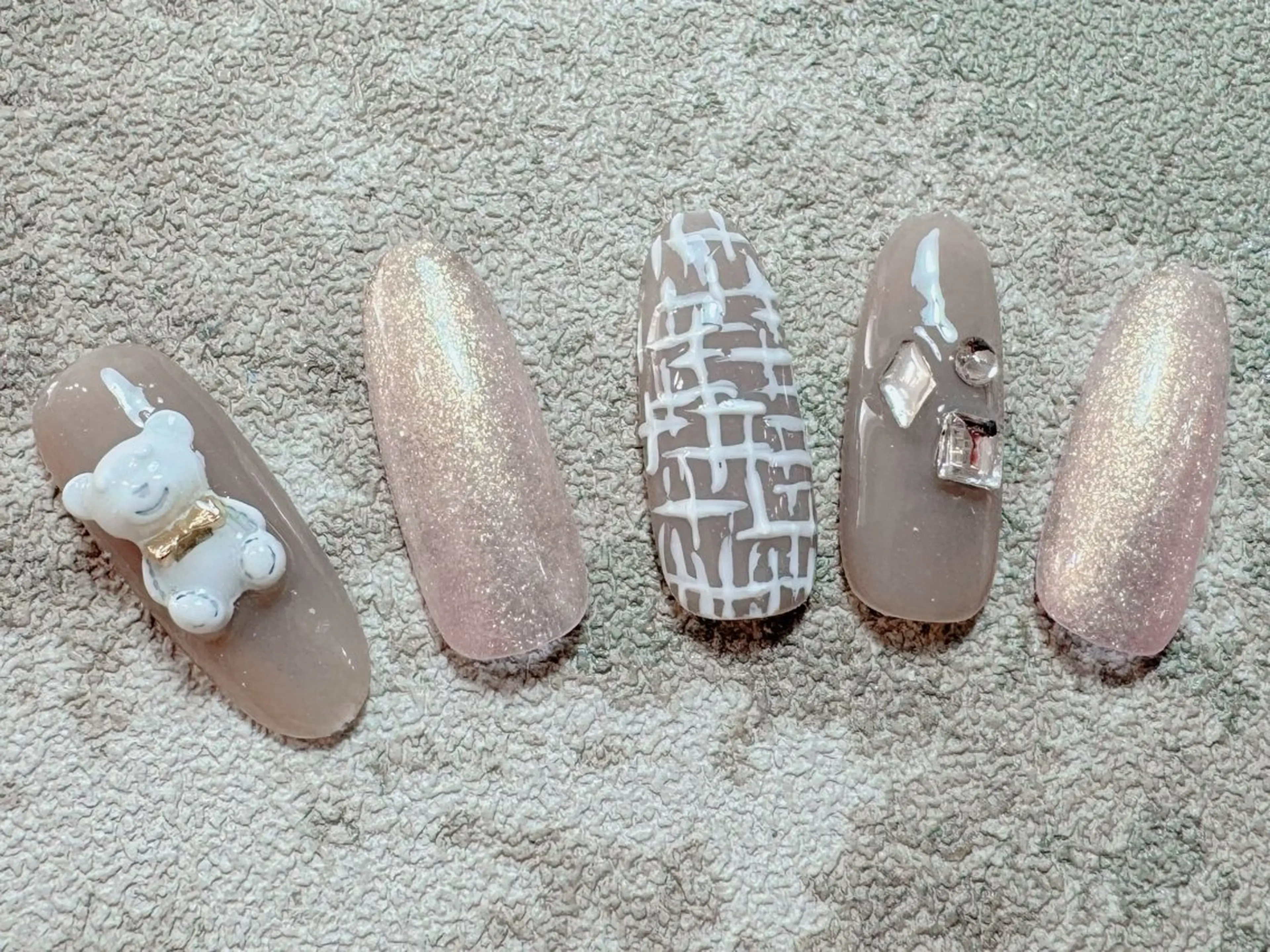 ネイル ハンドネイル マジックミラー所属・マジック ミラーのネイルデザイン