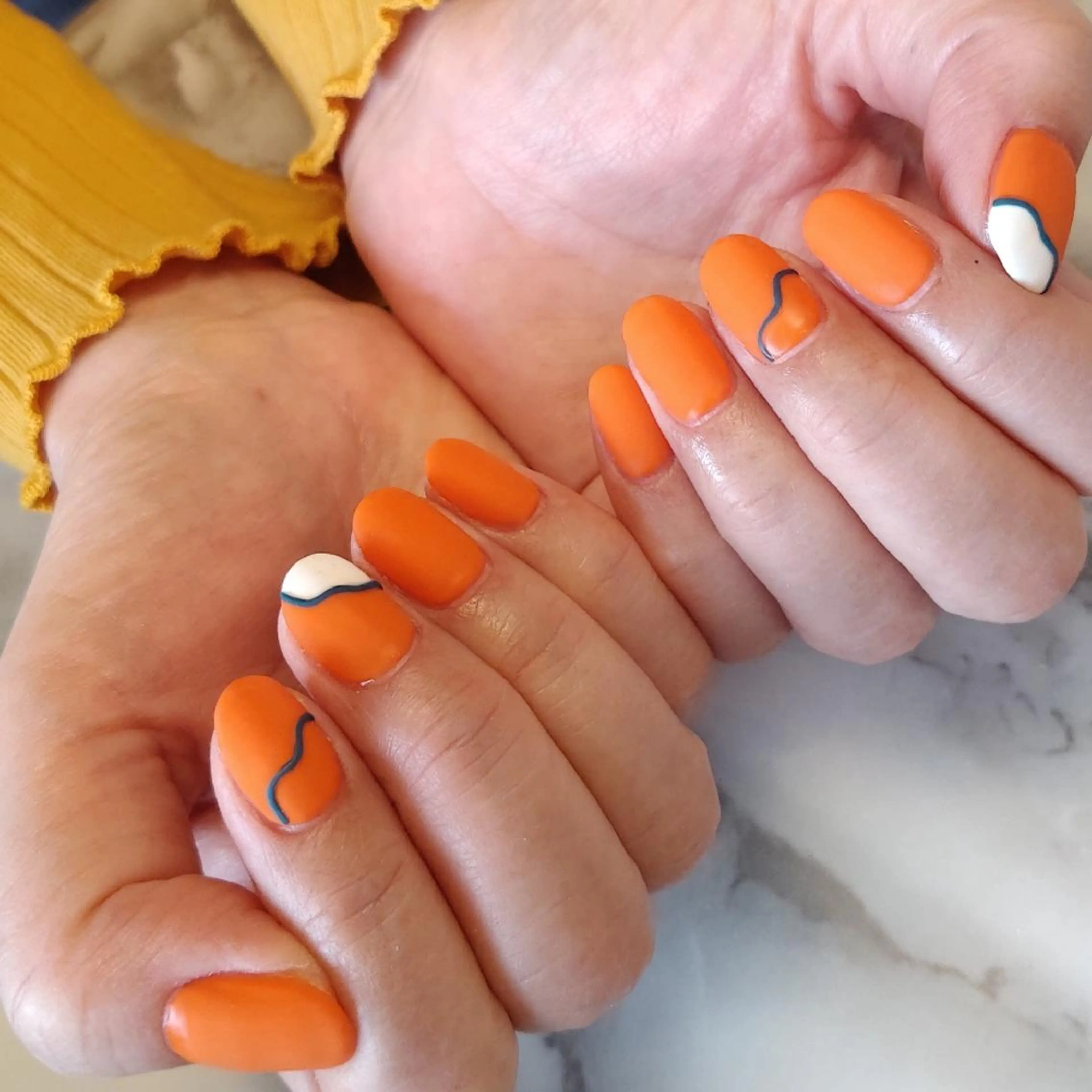 ネイル ジェヌインネイル 河内のネイルデザイン