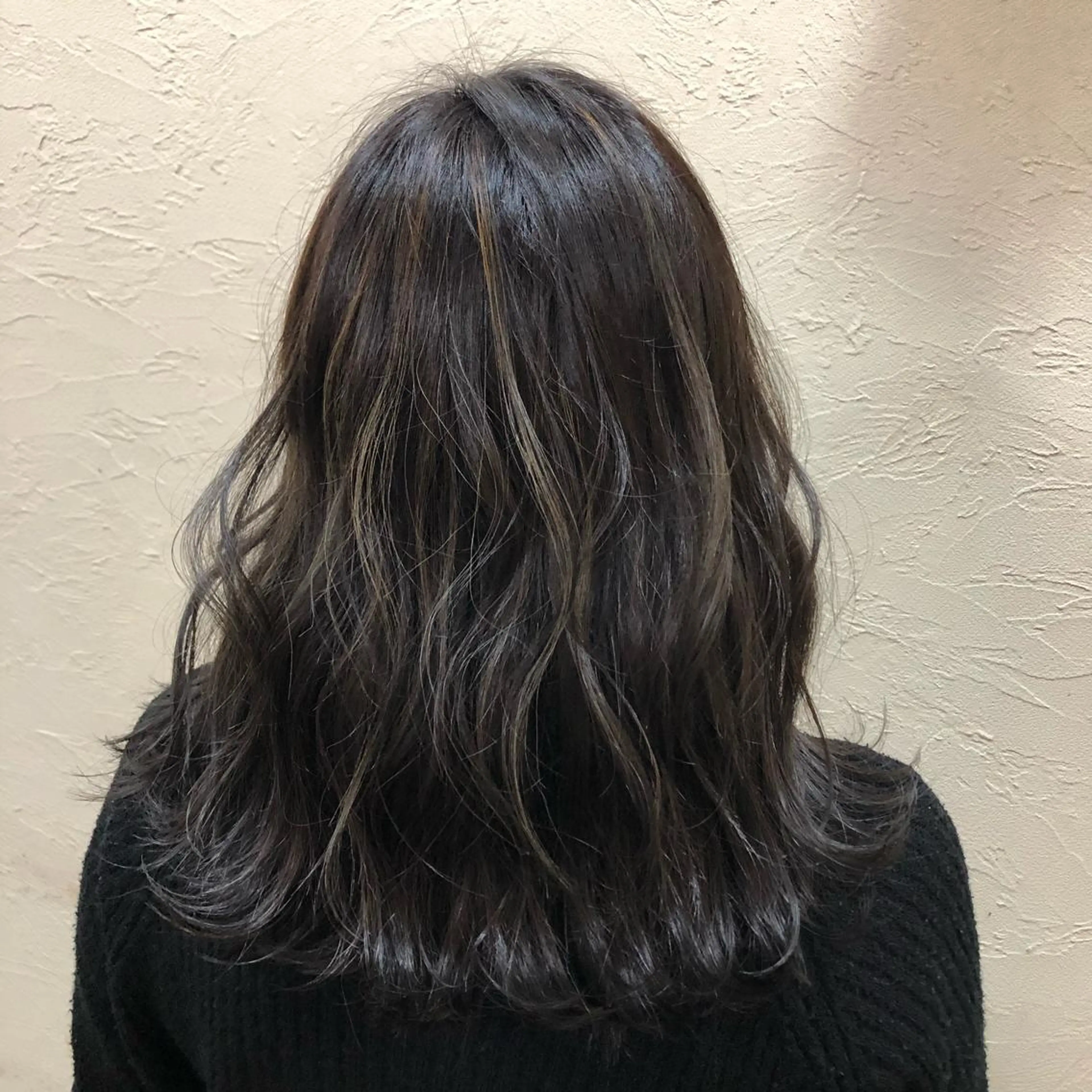 セミロング カラー ENIF ヤマグチアツコのヘアスタイル