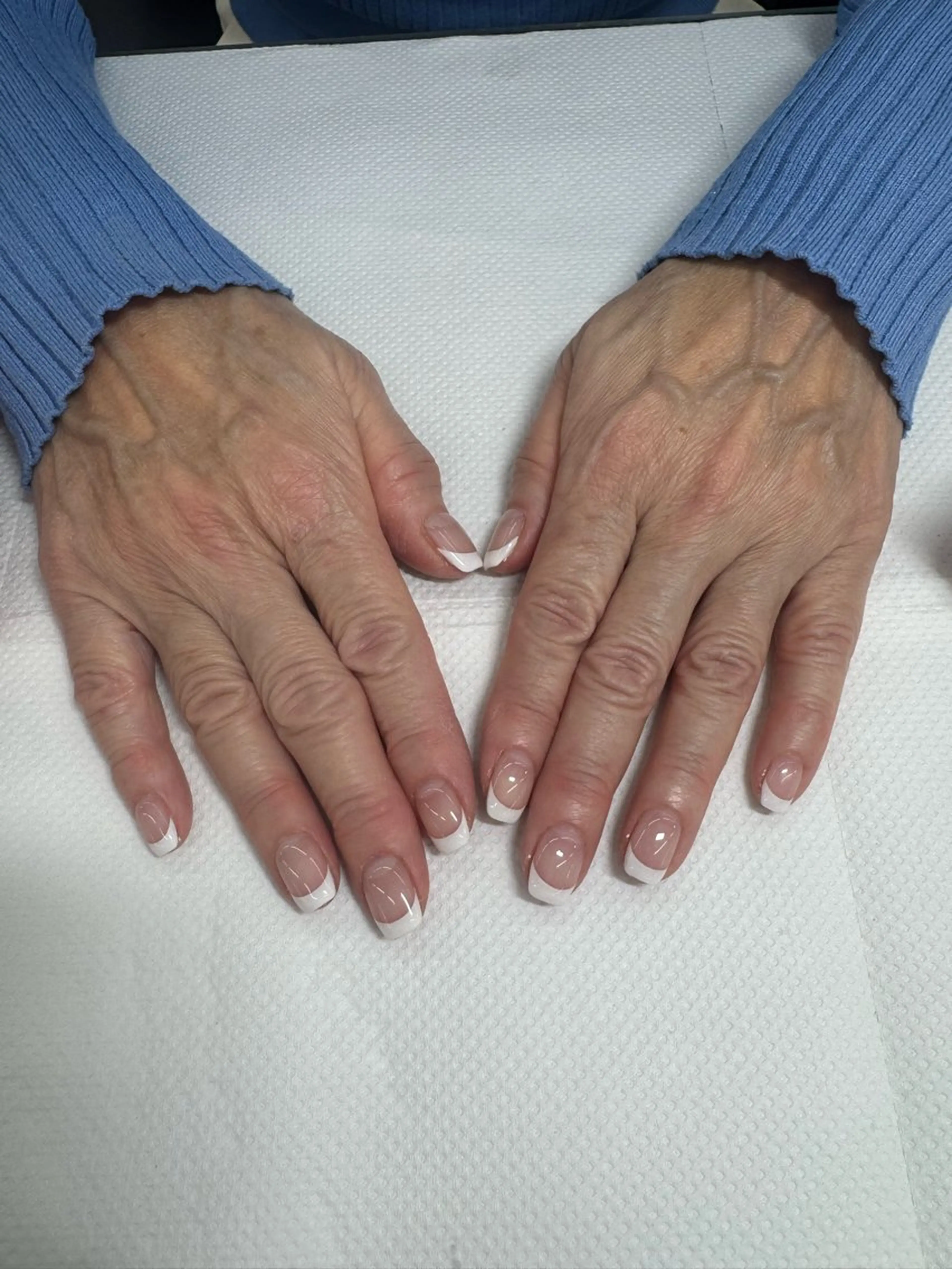 ネイル フレンチネイル ハンドネイル 【MAXKELLY】 Shiotaのネイルデザイン