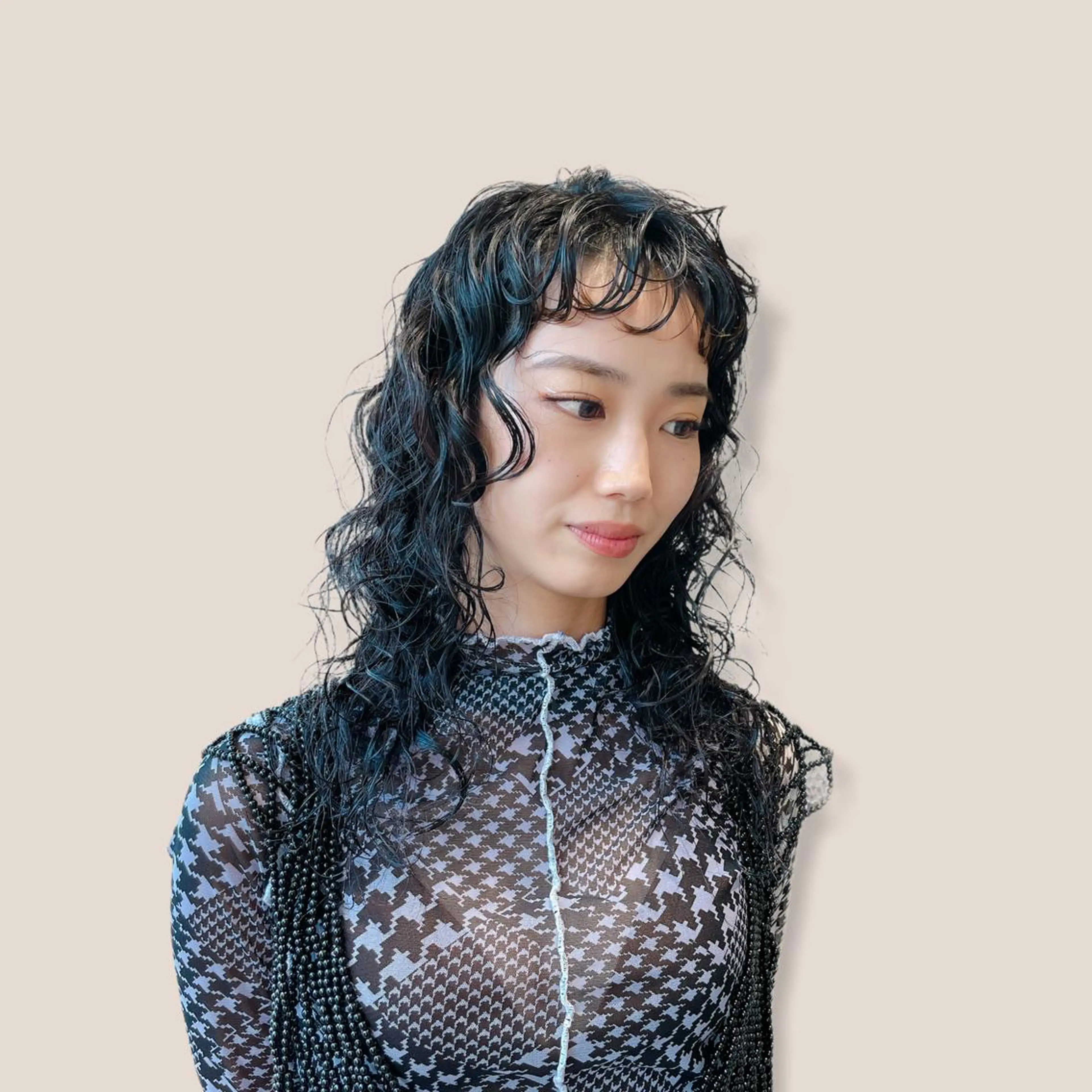 セミロング パーマ セミロングパーマ ウルフカット カット パーマ トリートメント コクブ アキヨのヘアスタイル