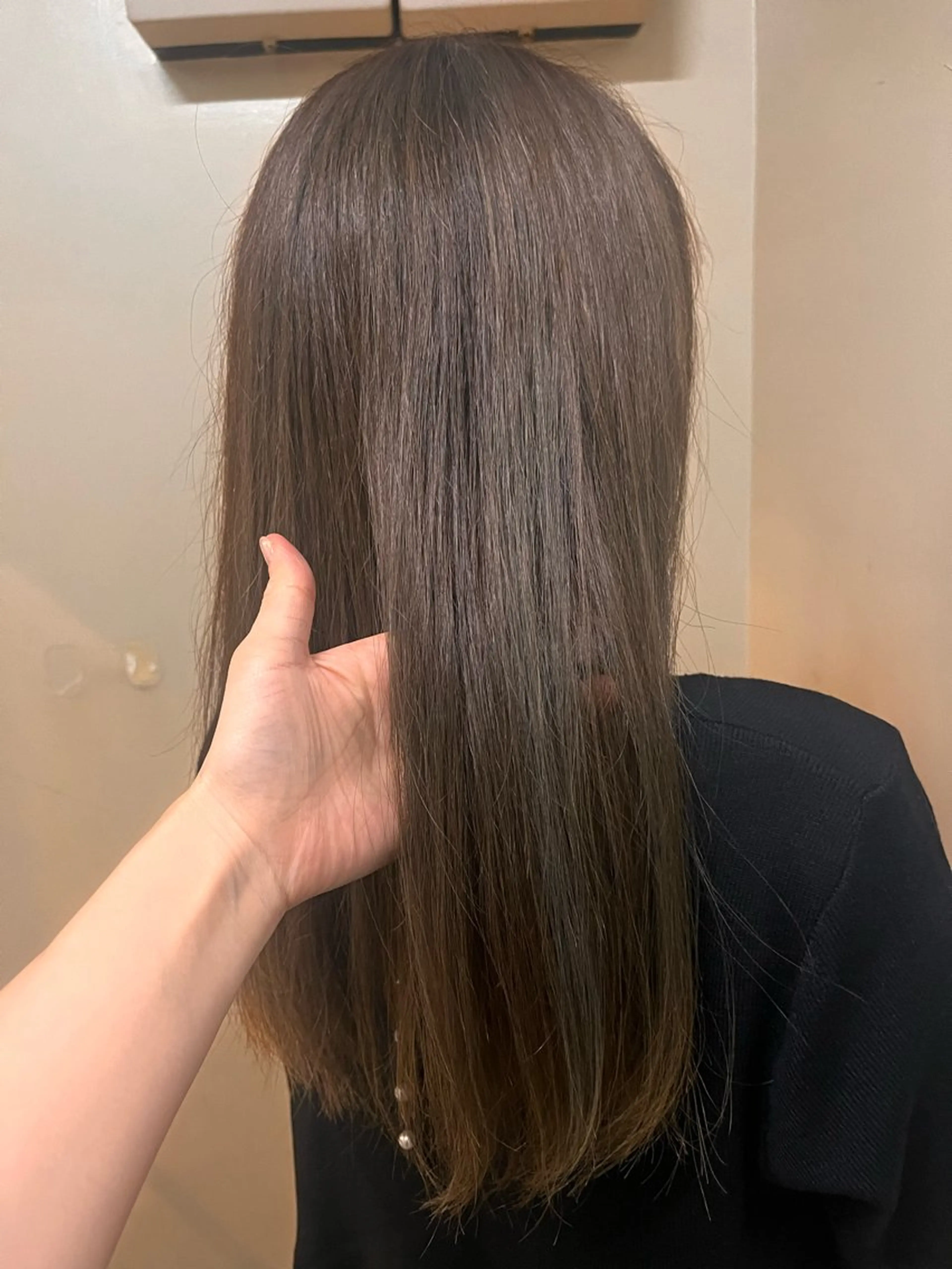 ロング カラー アッシュ ベージュカラー 透明感カラー 大石 藍のヘアスタイル