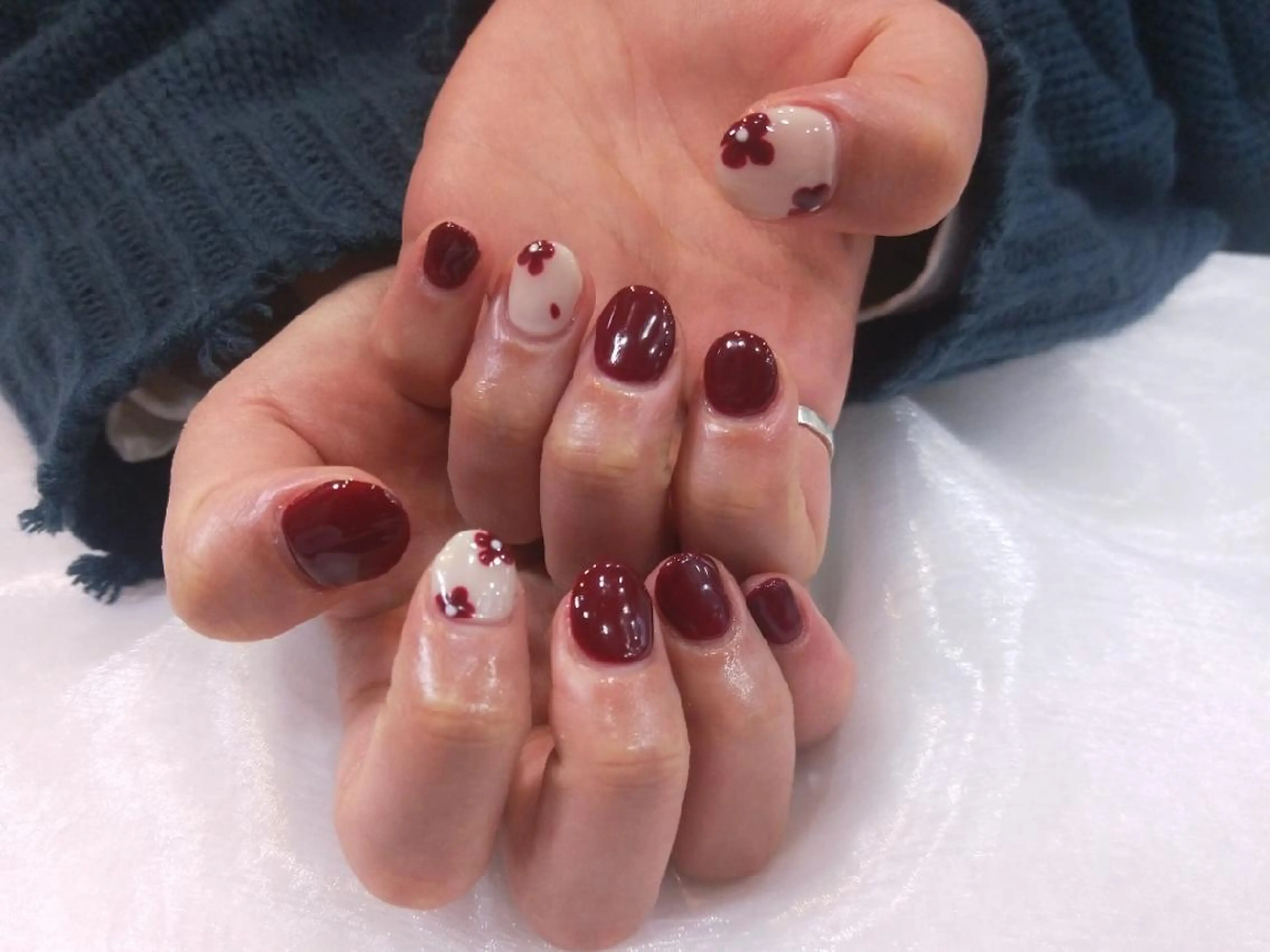 ネイル ハンドネイル ハンドケア R'well所属・はばすみれ🎀ﾈｲﾙ 光ﾌｪｲｼｬﾙ ﾍｱのネイルデザイン