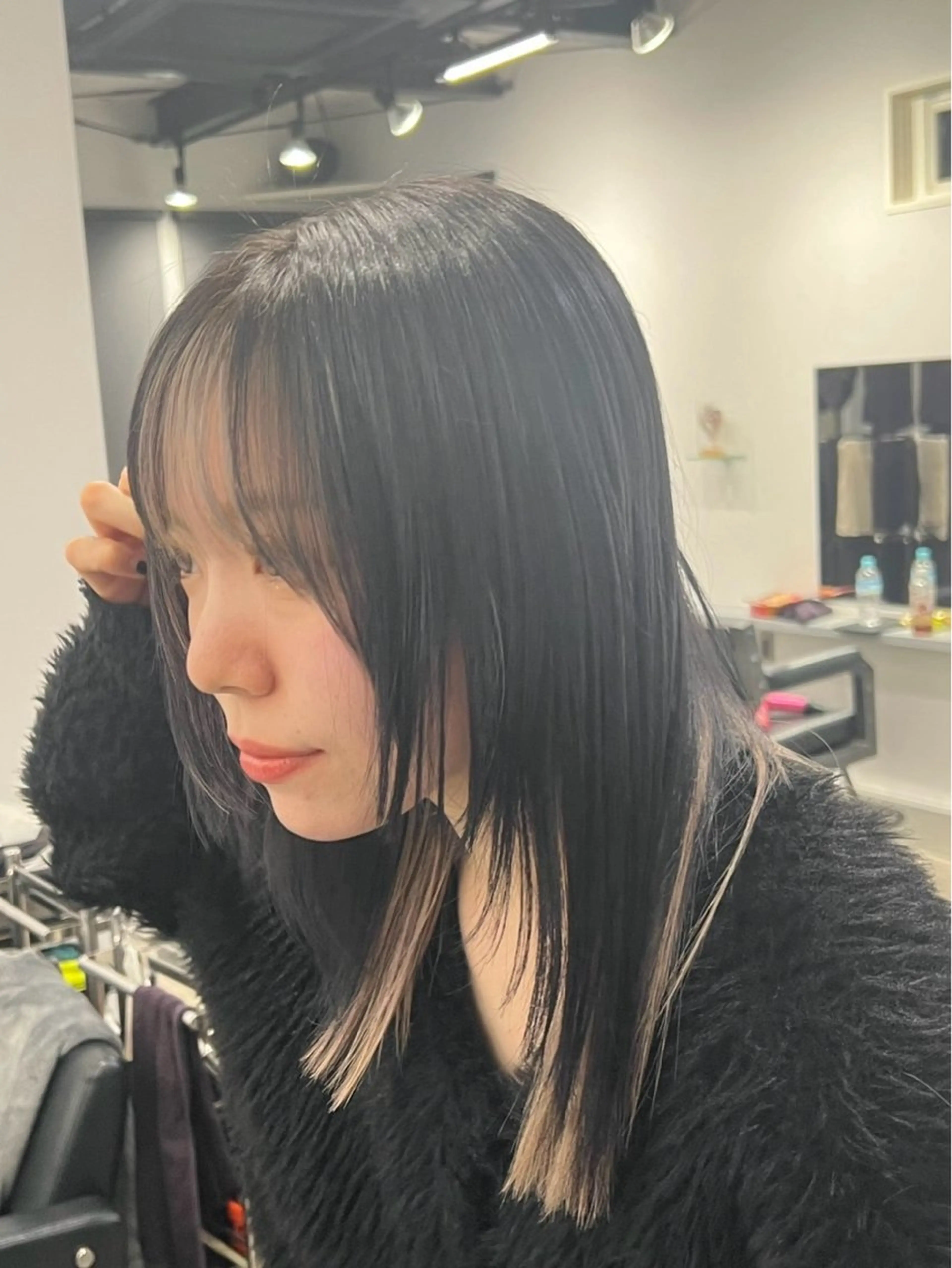 ミディアム 小番 茜海のヘアスタイル