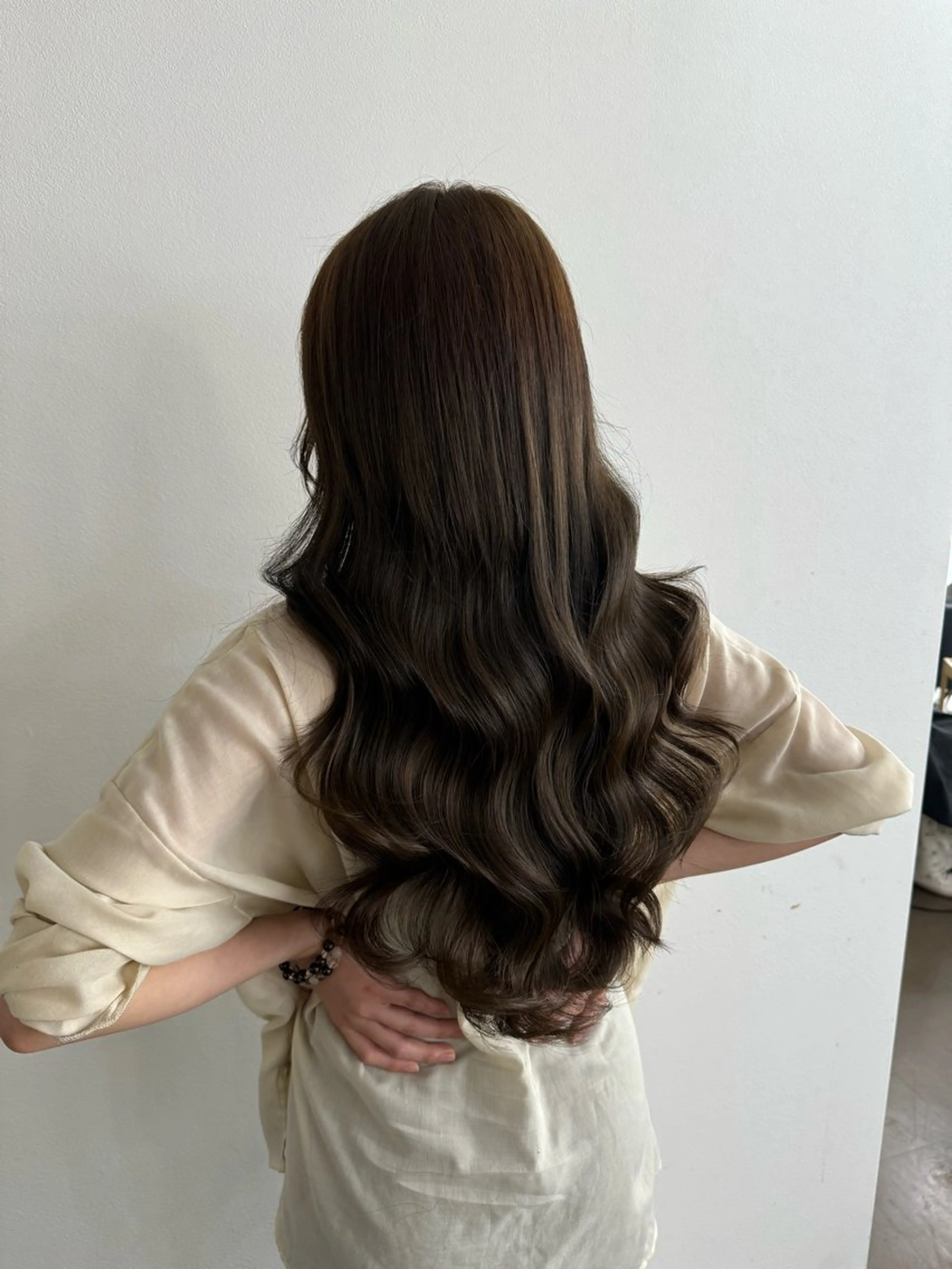 ロング ボブ くびれヘア 髪質改善 韓国風ヘア レイヤーカット 【ioe岡本】🐶 向井歩のヘアスタイル