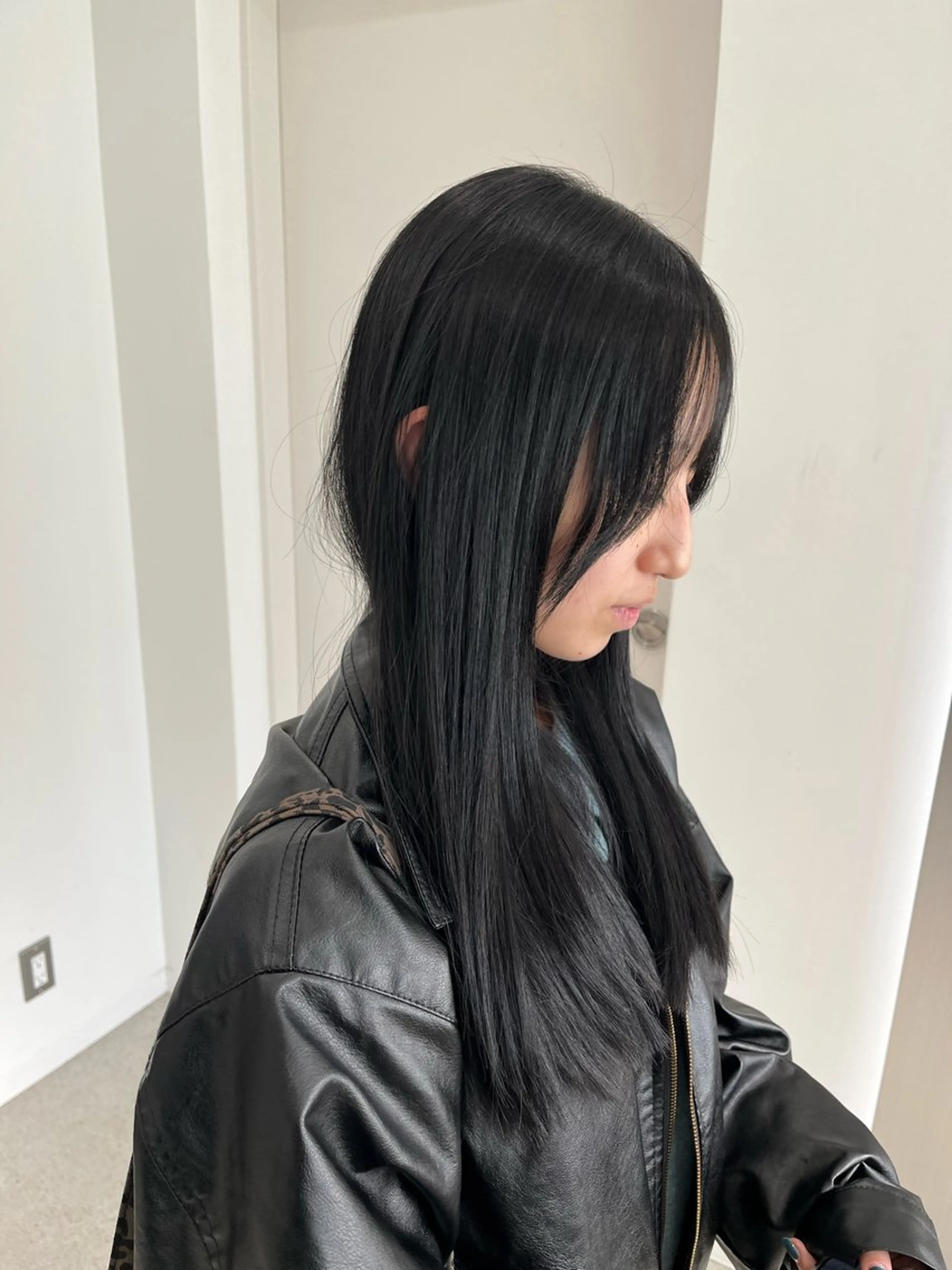 ロング カラー 黒髪 ブルーカラー ブルーブラック 縮毛矯正/ハイトーン /パーマ/前原汐🎐のヘアスタイル