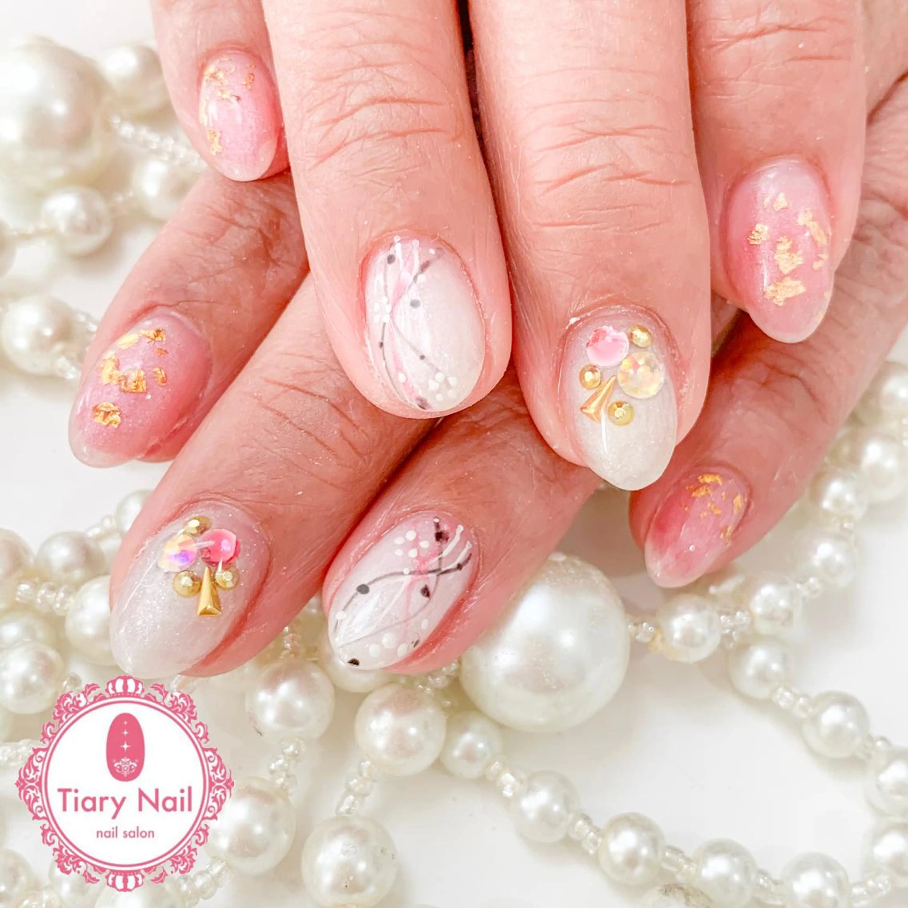 ネイル 桜ネイル 成人式 オフィスネイル 💗🪽Tiary Nail🪽💗のネイルデザイン