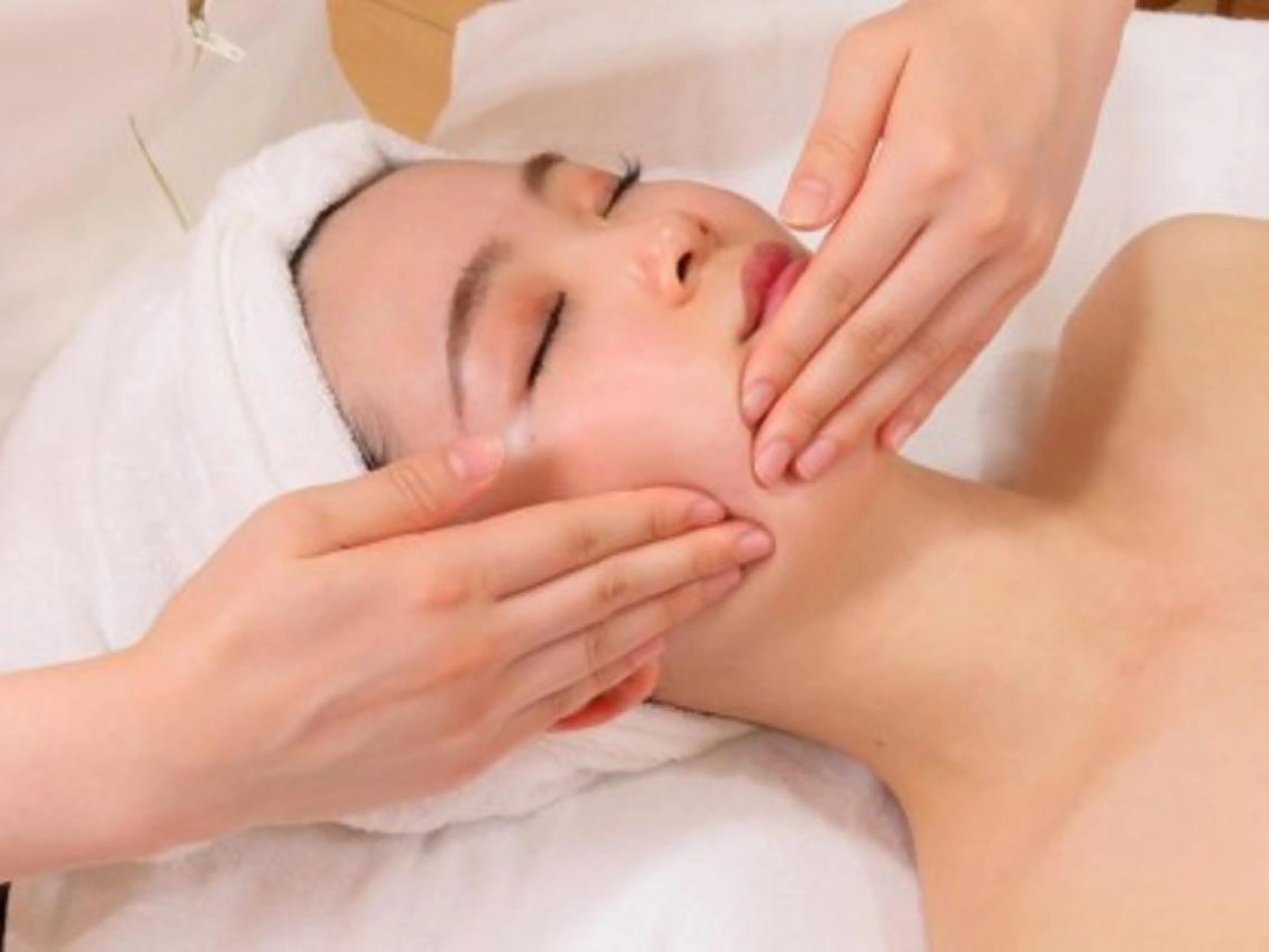 🌸大人気コルギ🌸骨格調整×究極小顔マッサージ😲コラーゲン導入付き🎀トリートメント直後から効果実感✨の写真