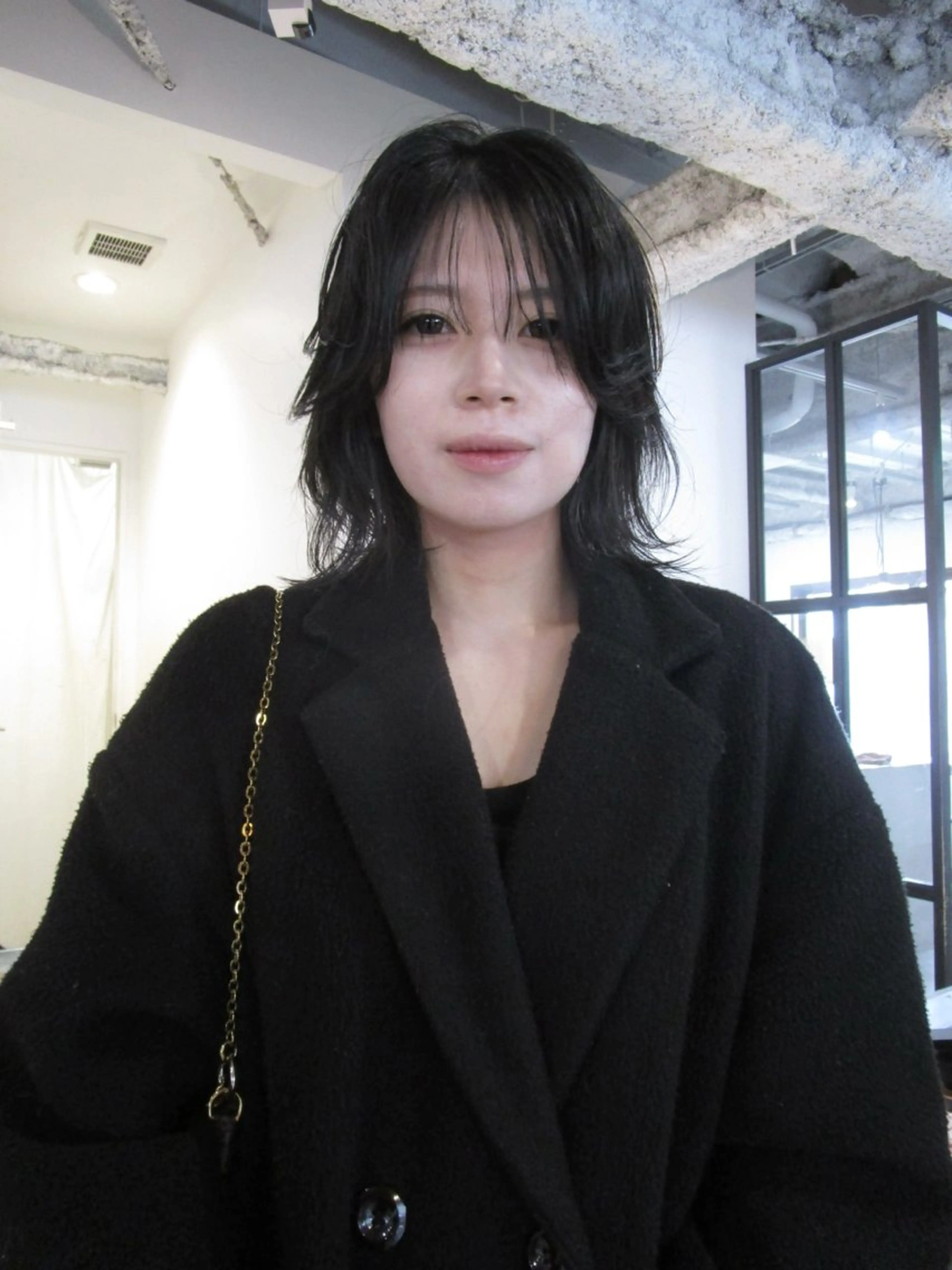 ミディアム カラー 黒髪 透明感カラー 顔周りカット カット ヘアカラー yu maのヘアスタイル