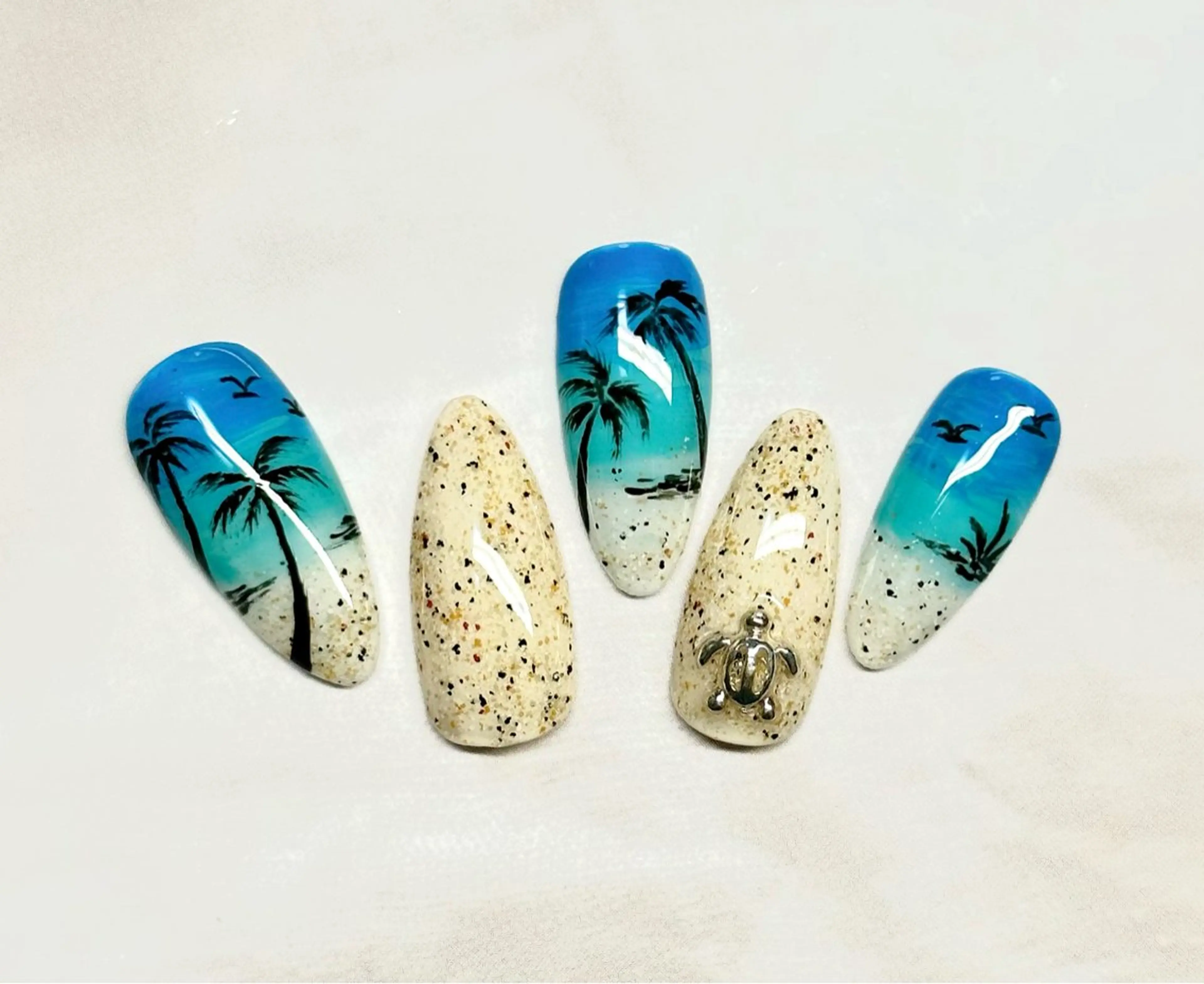 ネイル オーロラネイル 夏ネイル ハンドネイル M.N_ nailのネイルデザイン