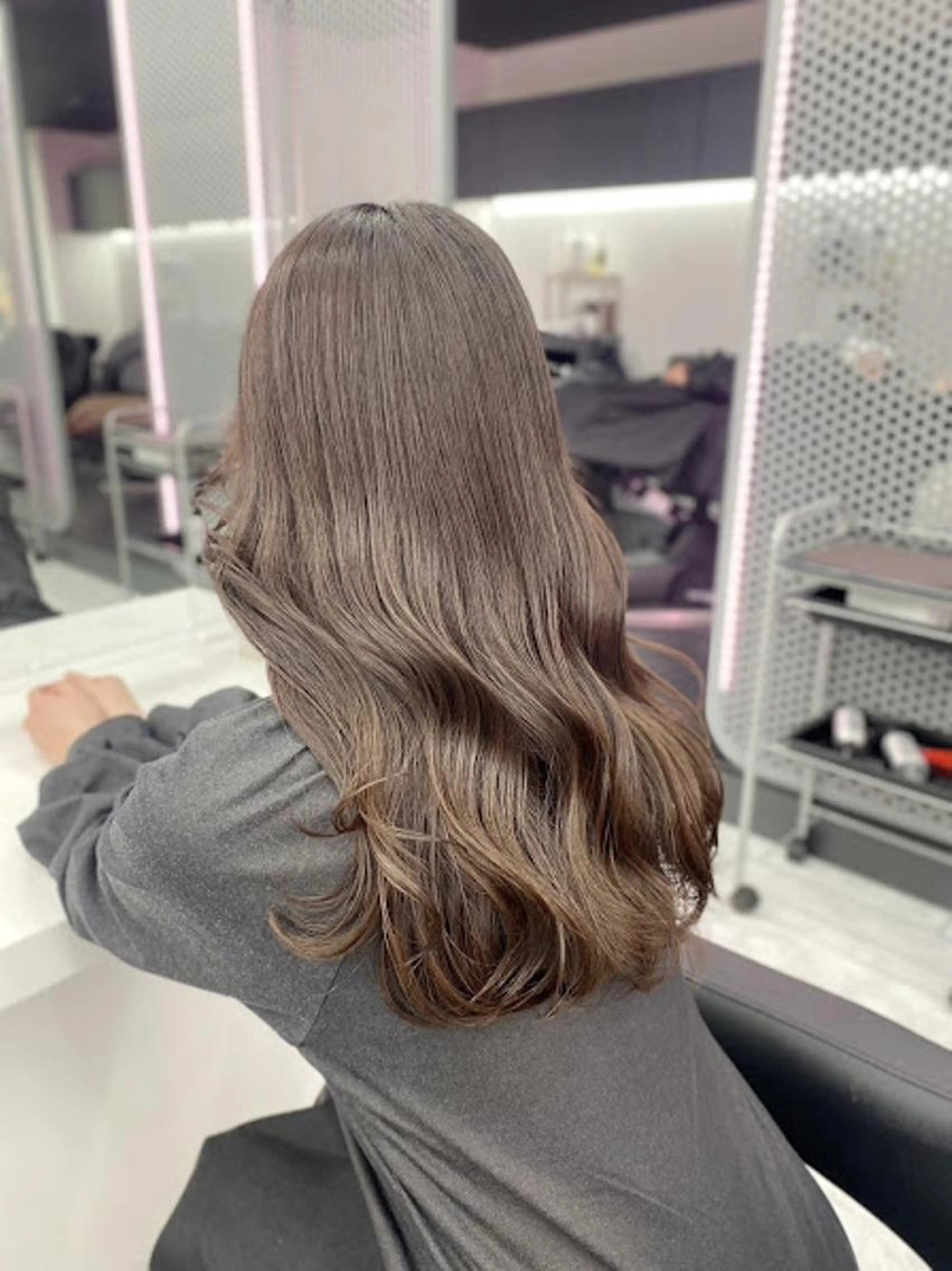 🧴ミニモ限定Newメニュー🧴ブリーチありorなしWカラー➕瞬間補修✨LOAウォータートリートメント➕炭酸スパ🩶の写真