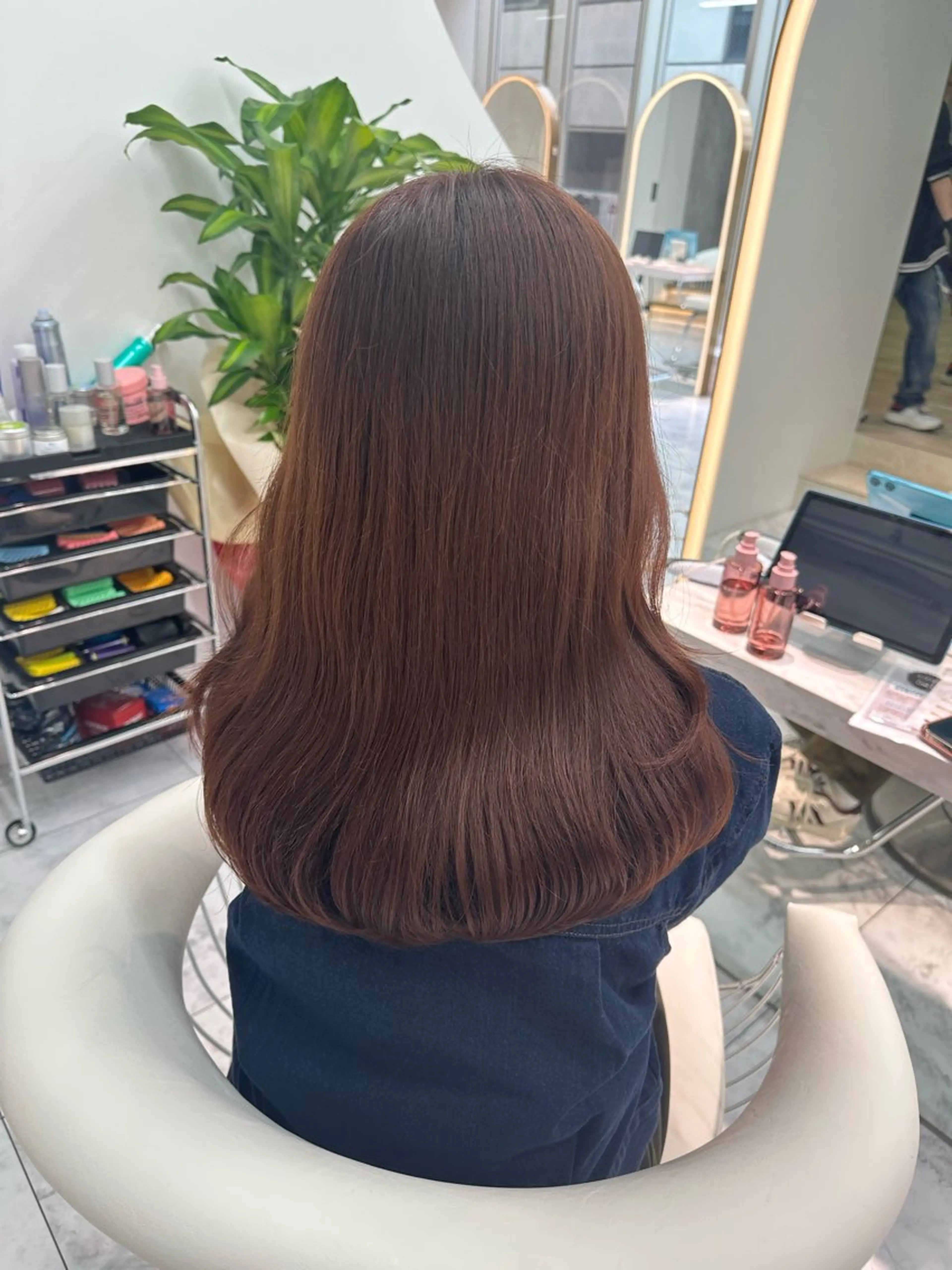 ミディアム Lond  Emi 艶髪モテヘアのヘアスタイル