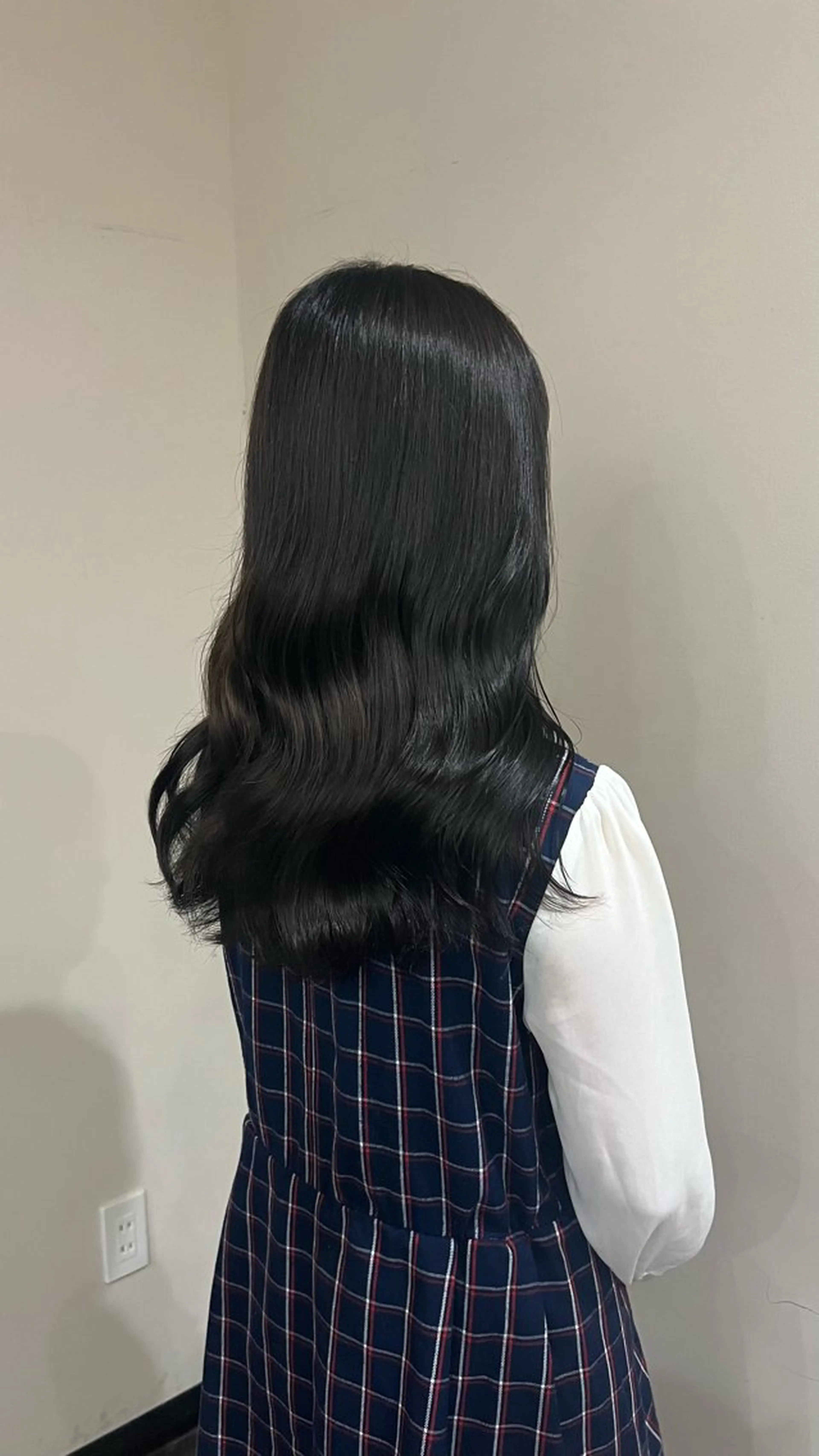 カラー 都築 奈未のヘアスタイル