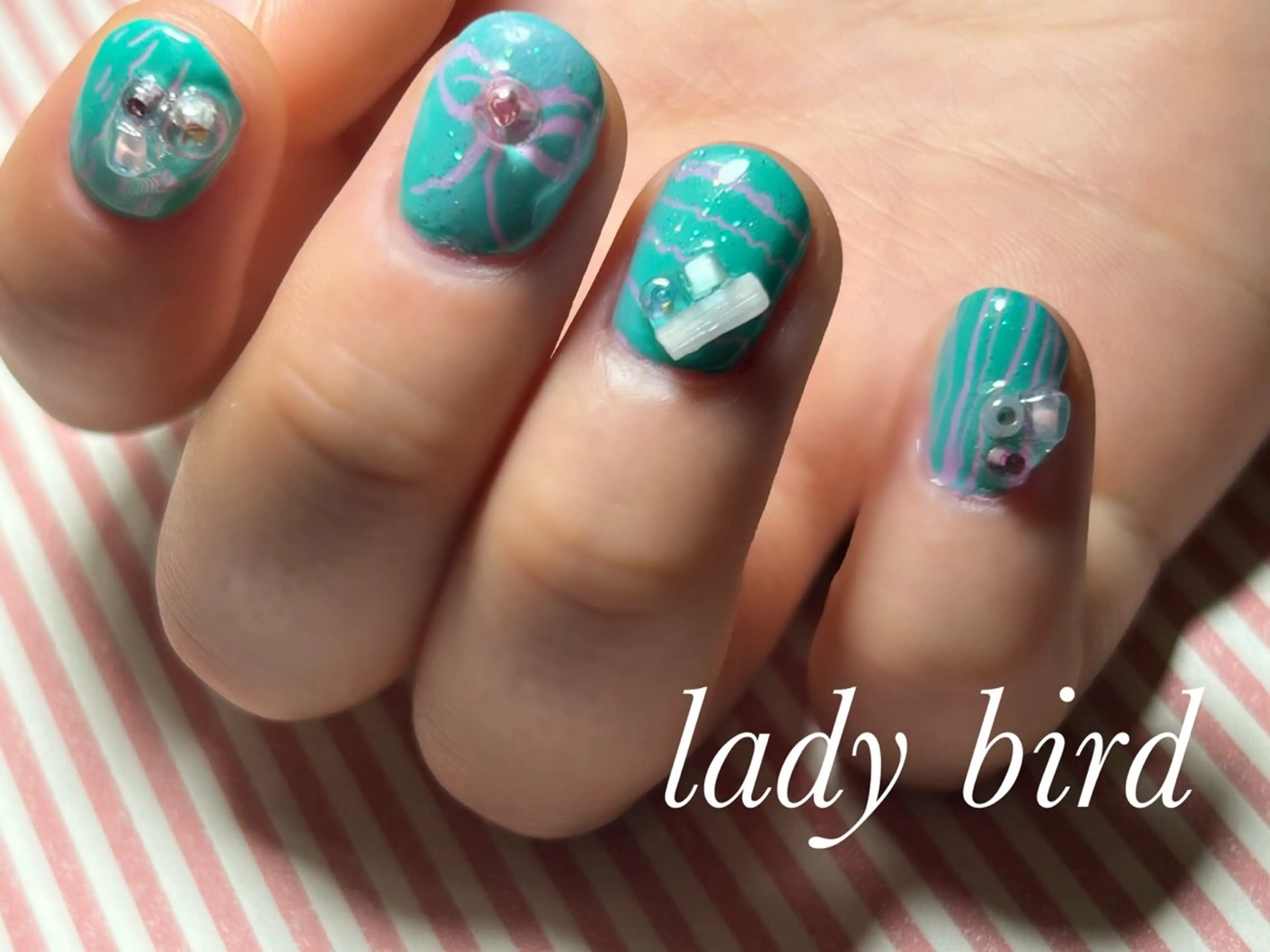 ネイル lady bird yoshieのネイルデザイン