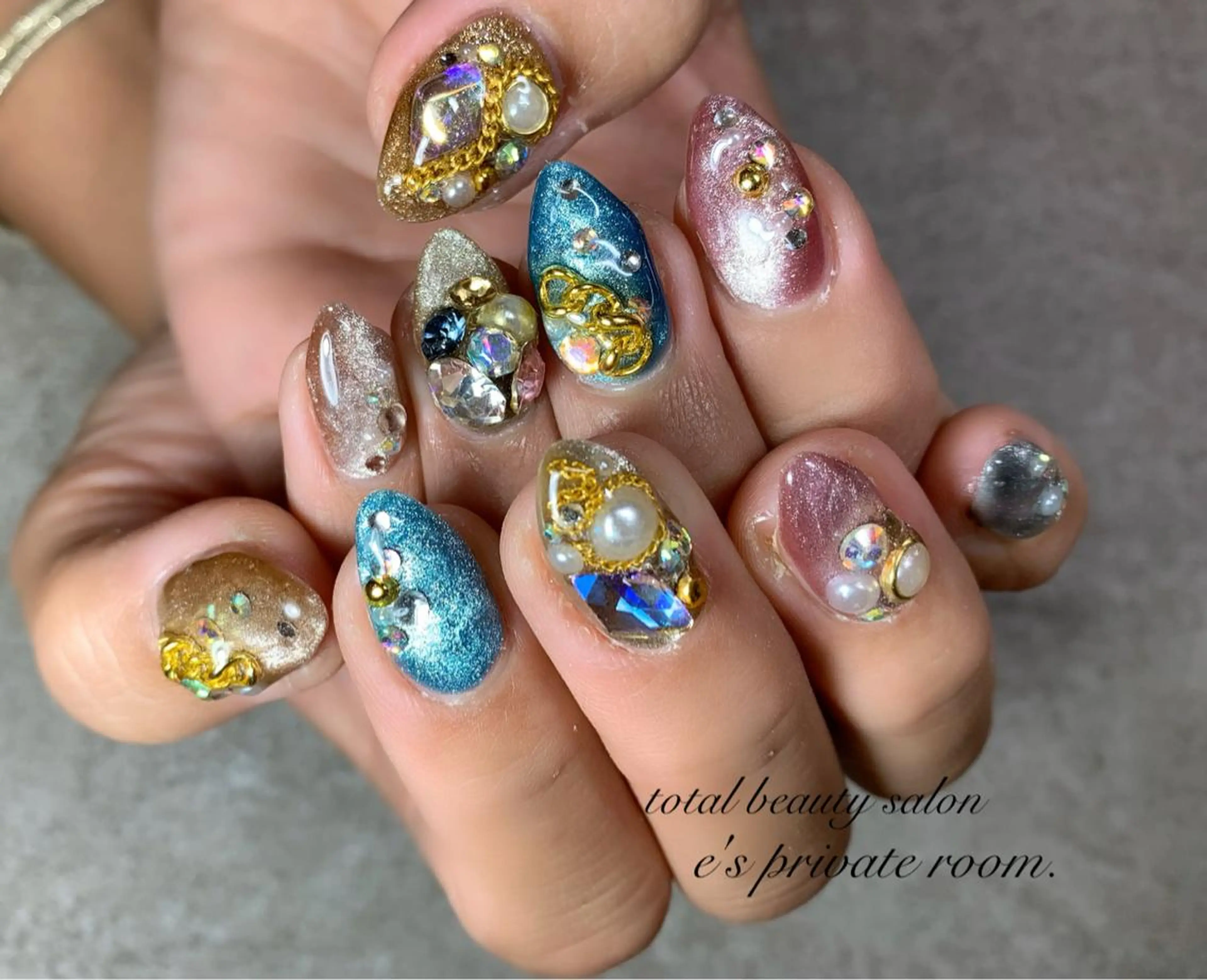 ネイル LAVISH nail salonのネイルデザイン
