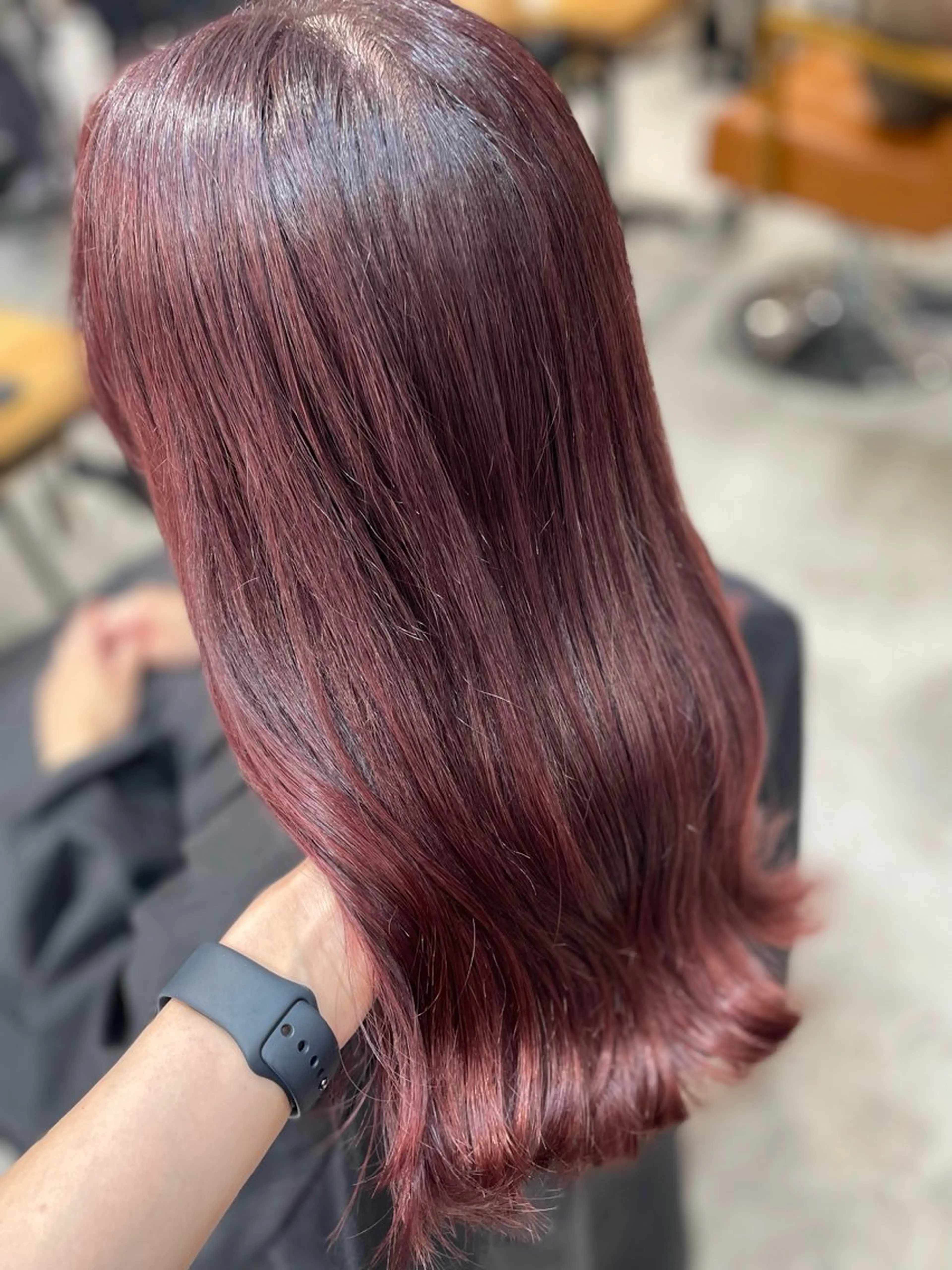 ミディアム カラー 中原 栞奈のヘアスタイル