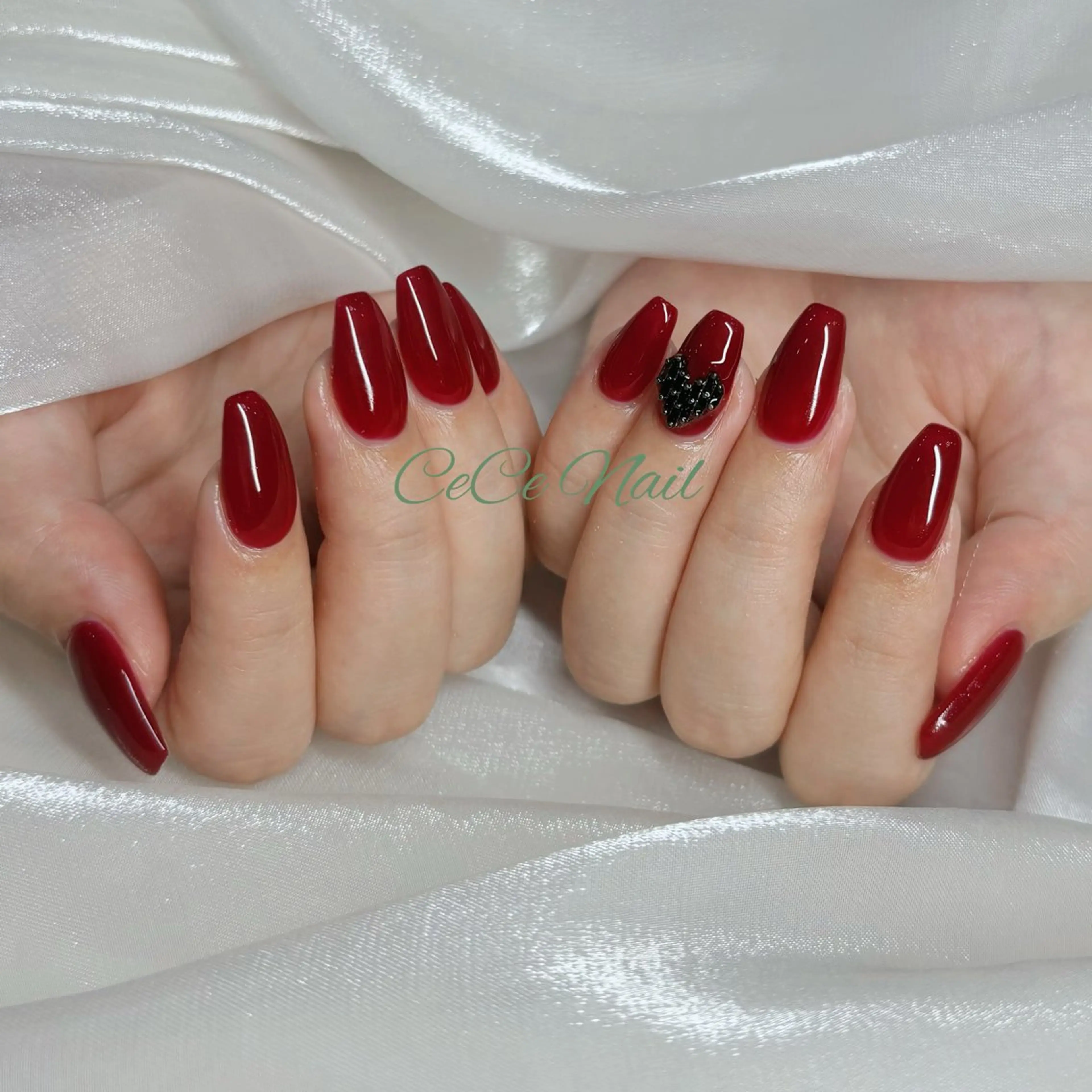 ネイル ハンドネイル CeCe Garden所属・CeCeGarden ✨️キラキラワンホンのネイルデザイン