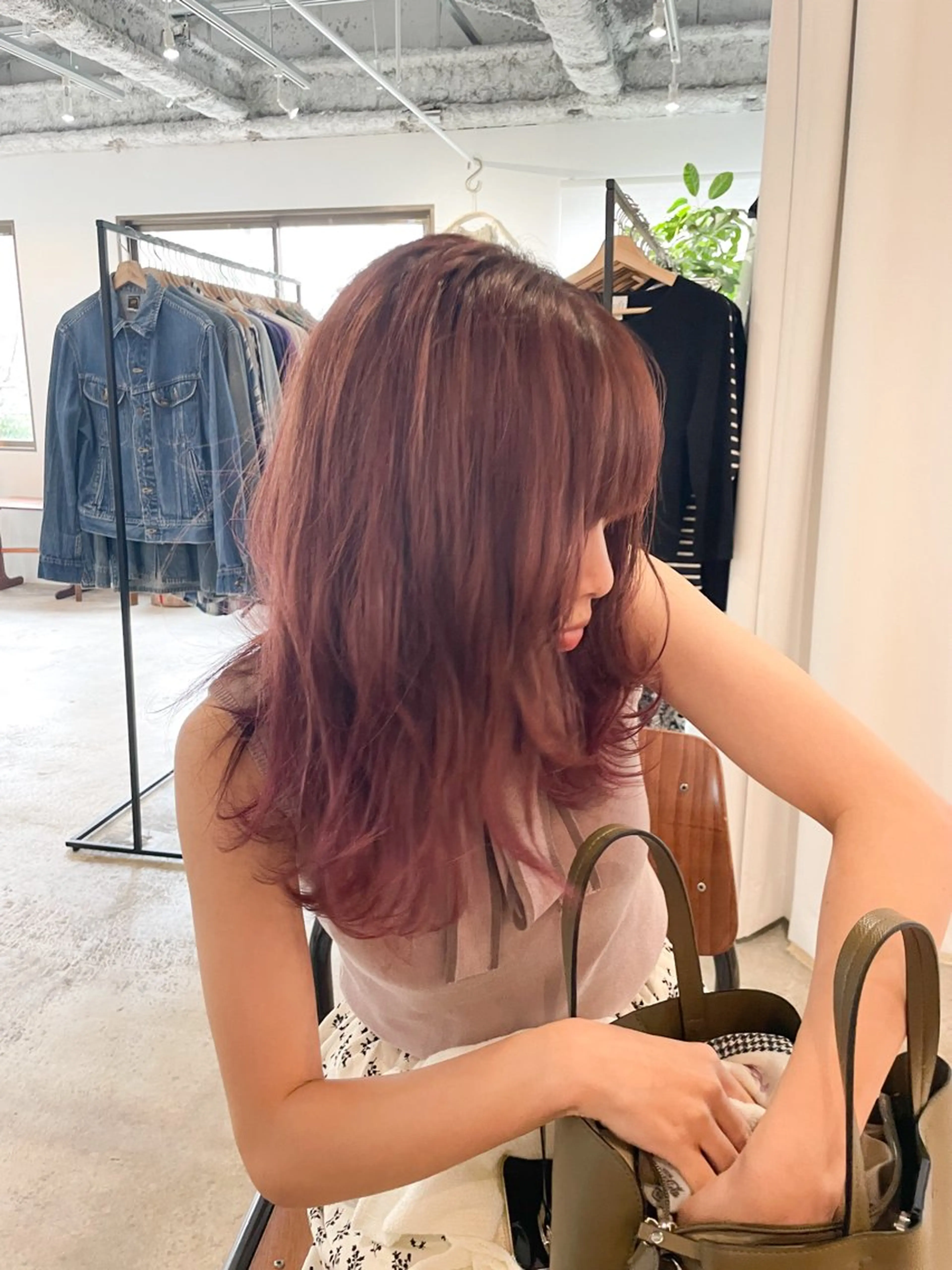 セミロング カラー ベージュカラー ブリーチ ピンクカラー ピンクベージュ ヘアカラー Takuma Suzuki中目黒のヘアスタイル