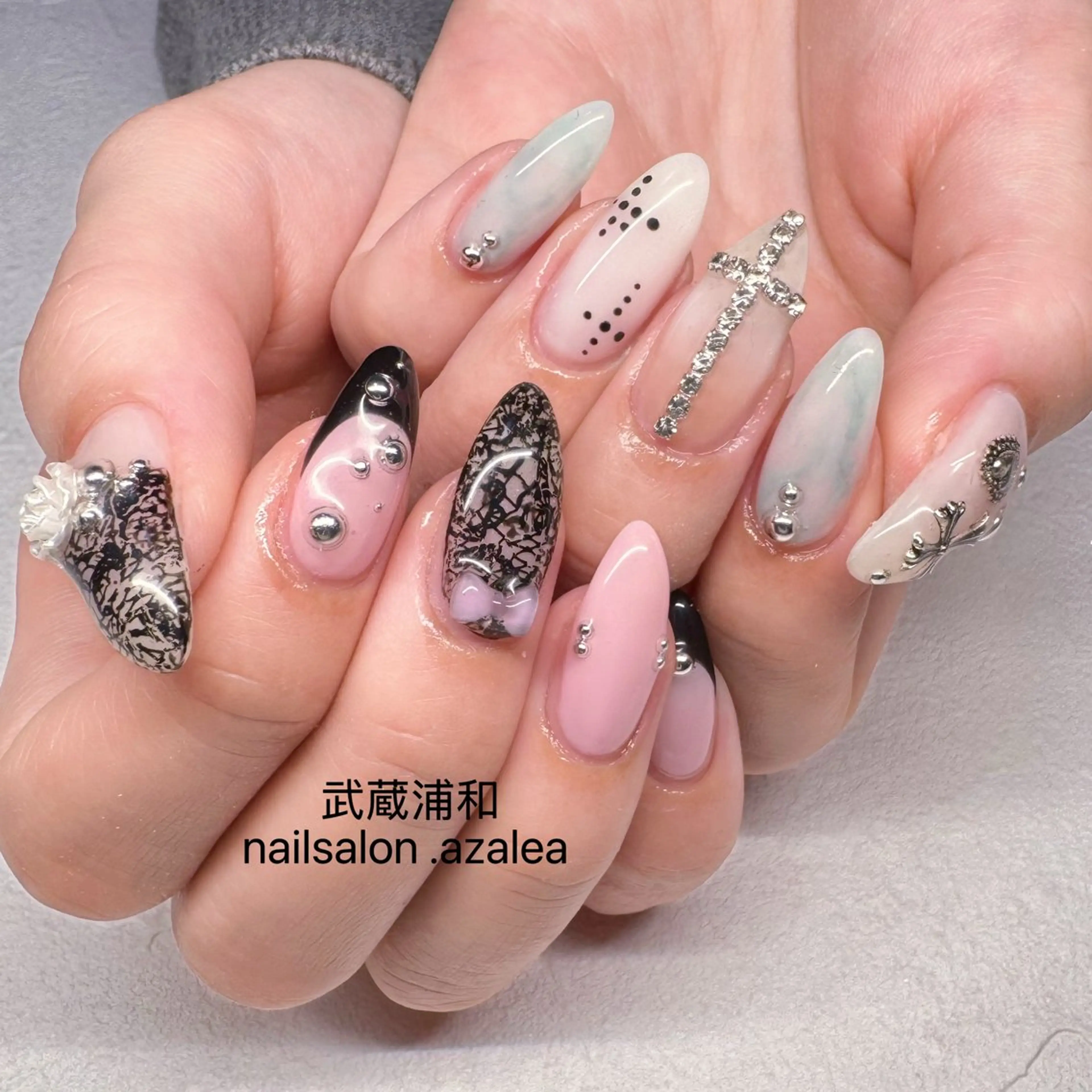 ネイル ハンドネイル R inのネイルデザイン