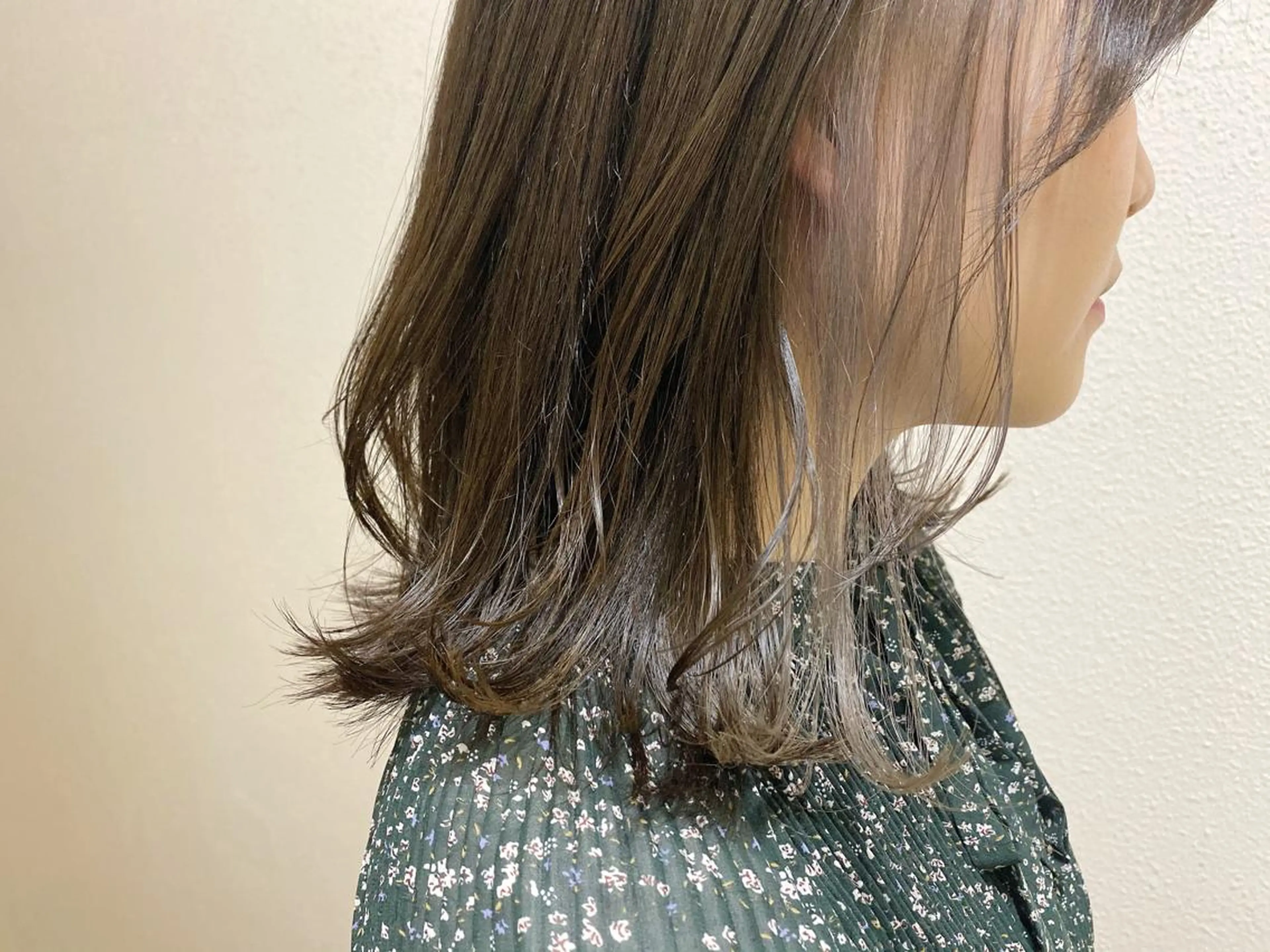 セミロング カラー インナーカラー ヘアカラー トリートメント 半個室女性salon 🩰Natsumiのヘアスタイル
