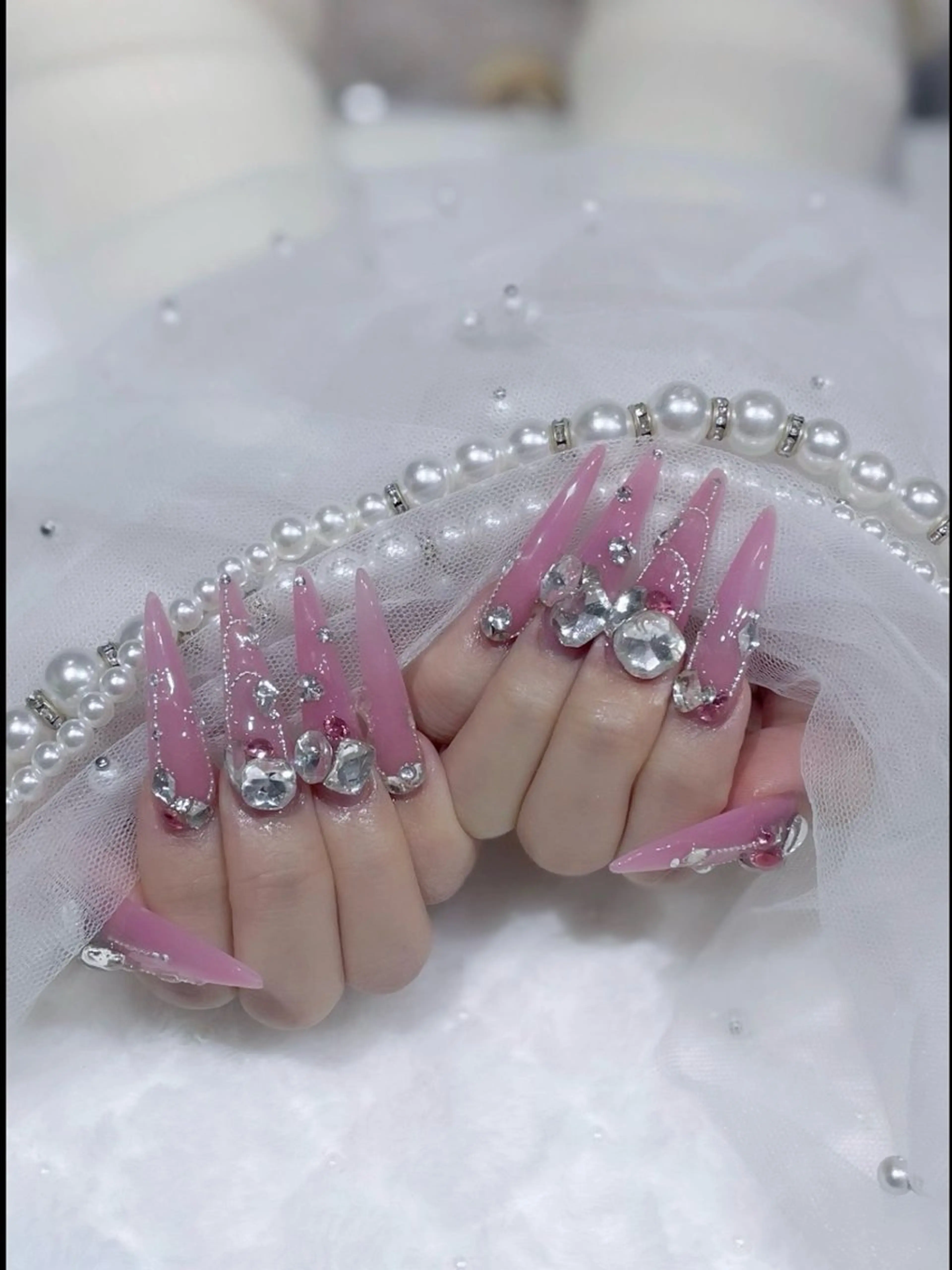 ネイル ピンク ベスティオーラ所属・ベスティオーラ 花香のネイルデザイン