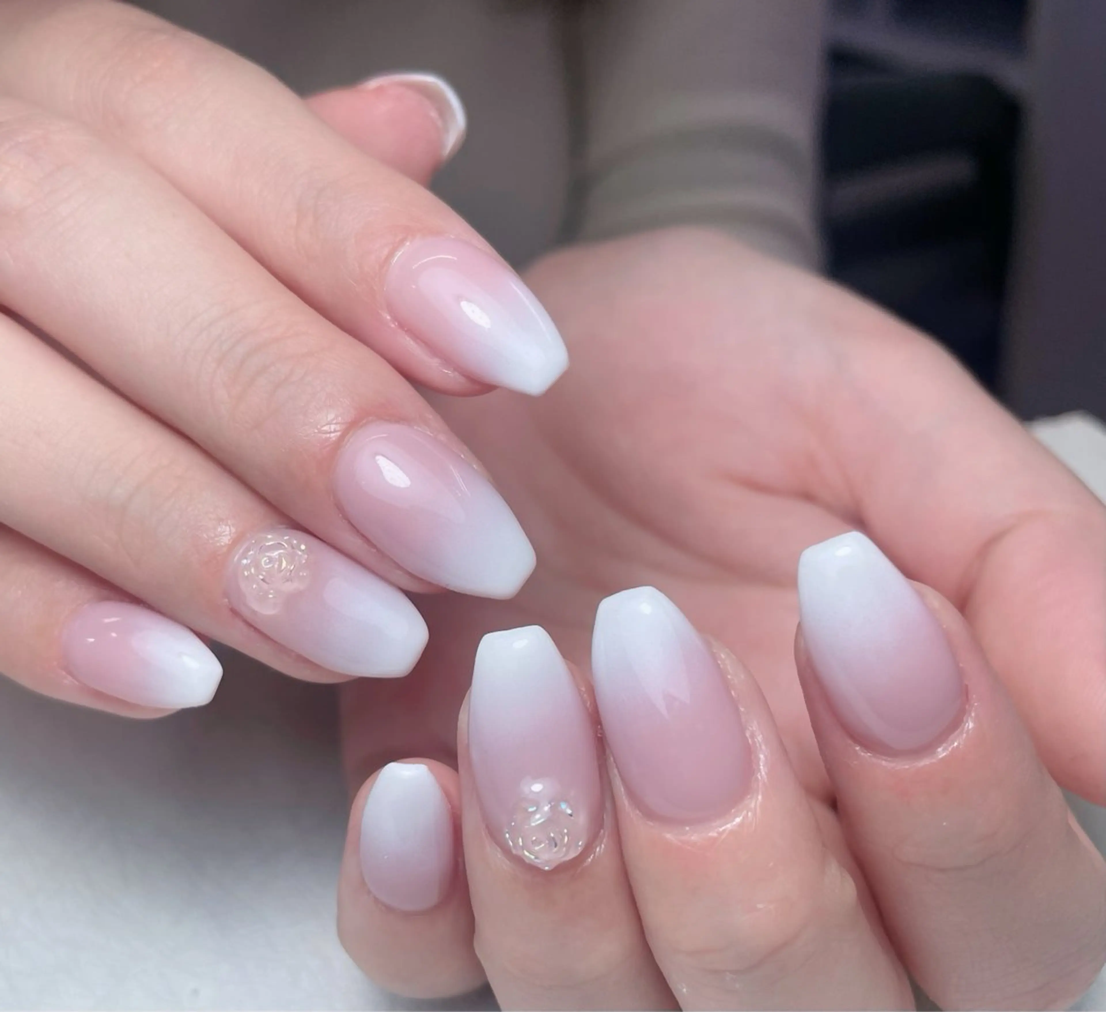 ネイル チークネイル 長さ出し フレンチネイル グラデーション キラキラネイル ハンドネイル 中野駅から2分 MEO NAILのネイルデザイン