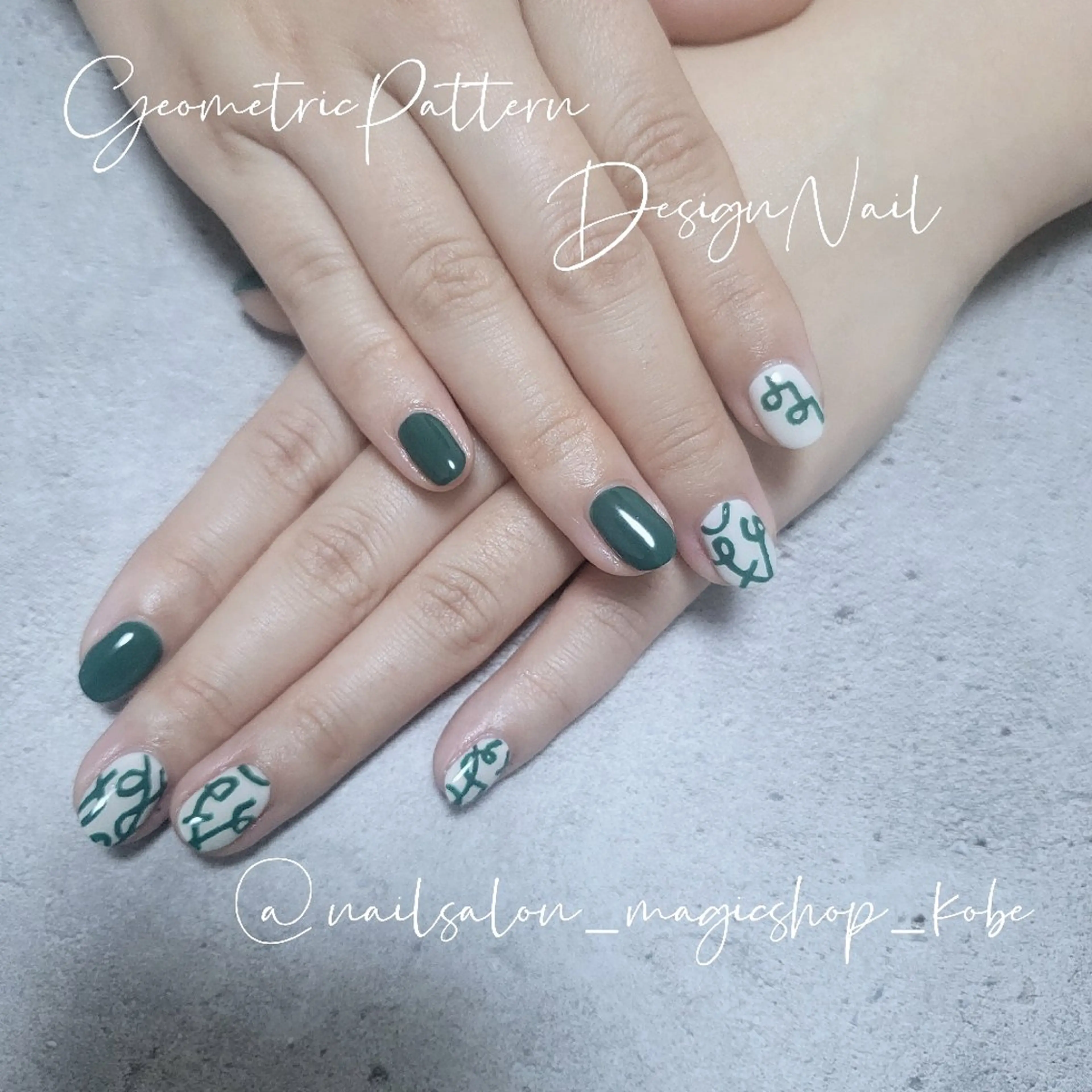 ネイル ジェルネイル グリーン シンプルネイル ソフトジェル ハンドネイル Nailsalon MagicShopのネイルデザイン