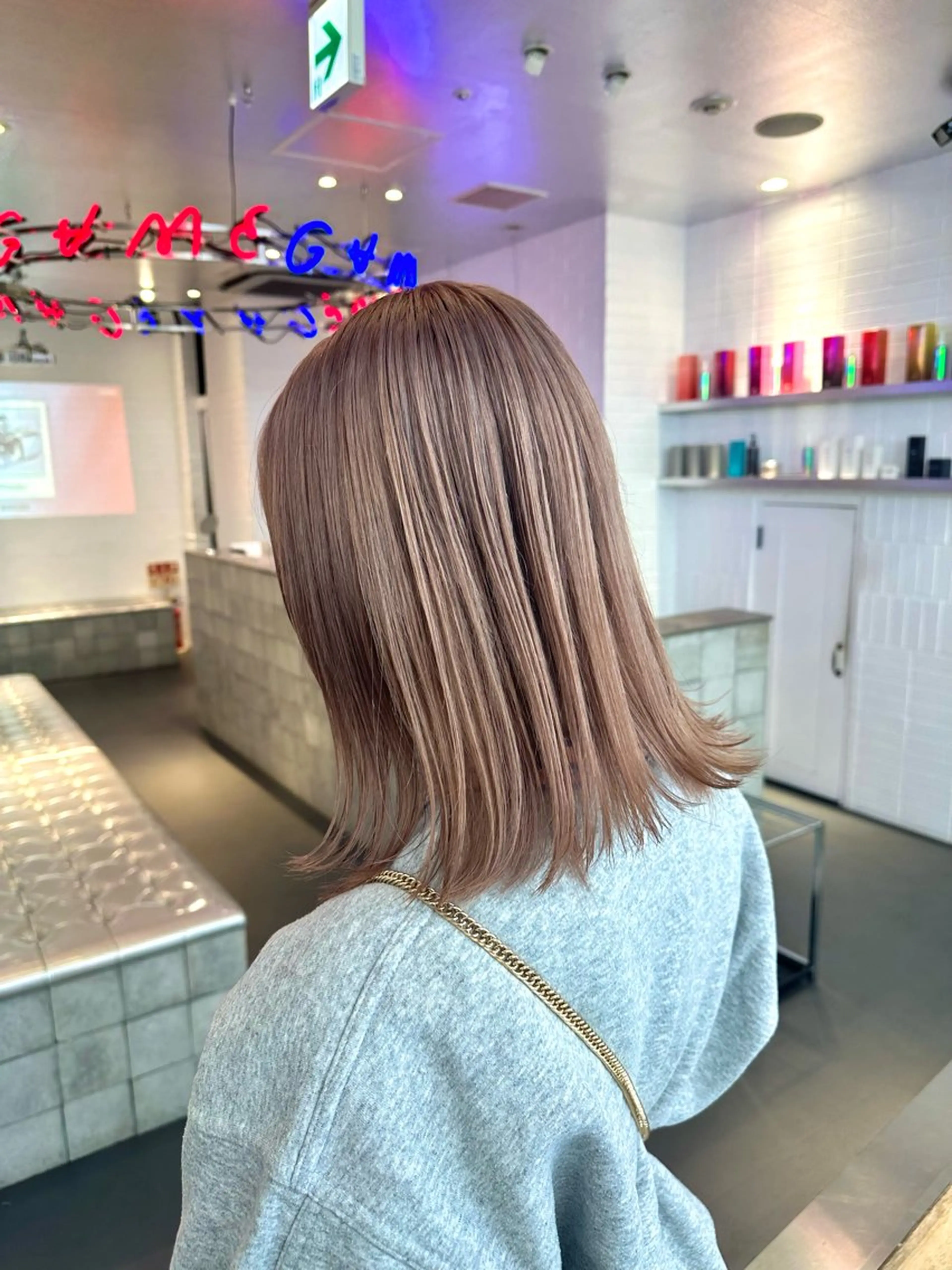 ミディアム カラー カット ヘアカラー トリートメント 🌈艶髪ベージュ🌈 ユウトのヘアスタイル