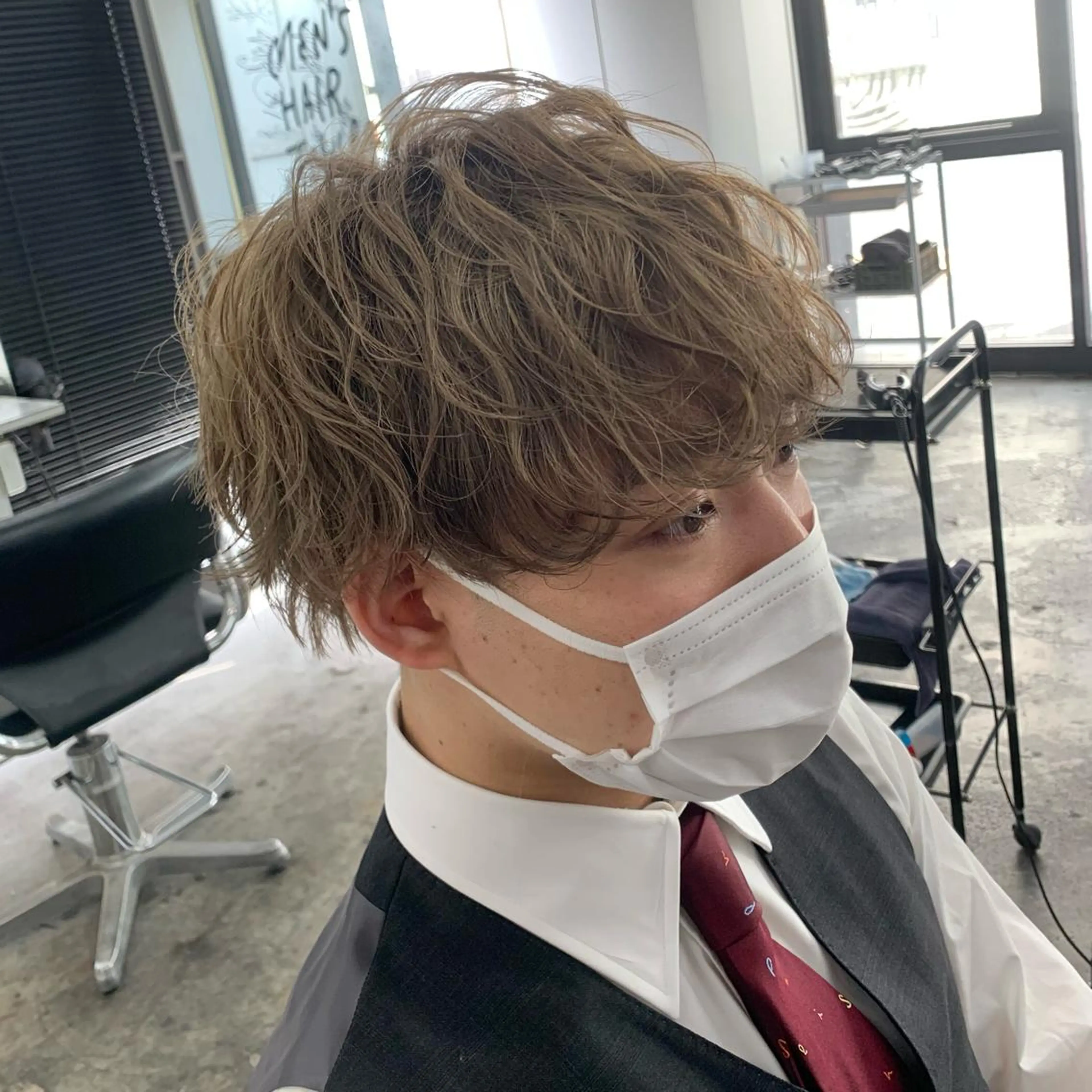 ショート カラー パーマ メンズ 波巻きパーマ カット ヘアカラー パーマ メンズ特化美容師/ 藤戸 椋のヘアスタイル