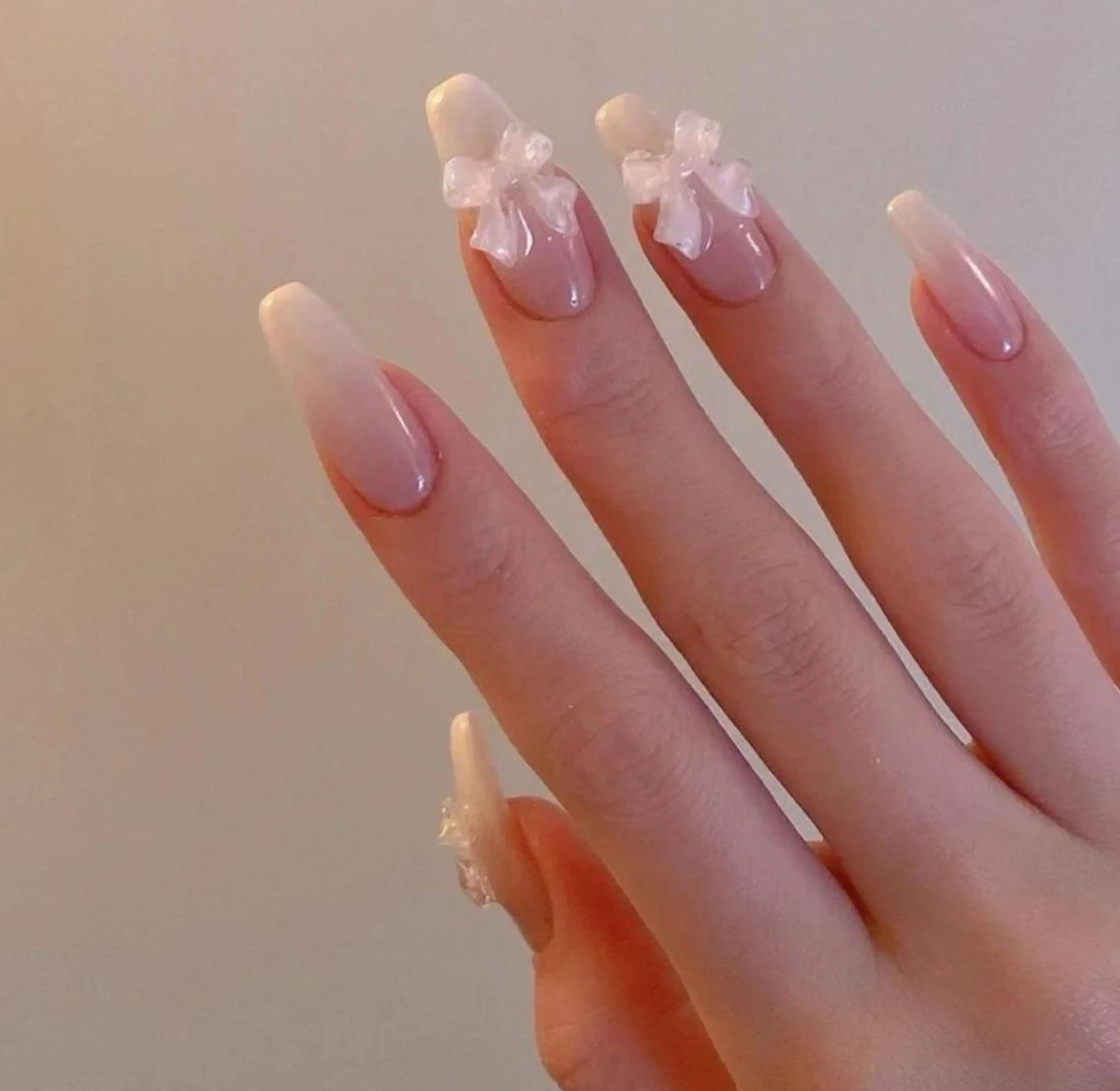 ネイル アートネイル 長さ出し ネイルチップ Queens PUPUのネイルデザイン