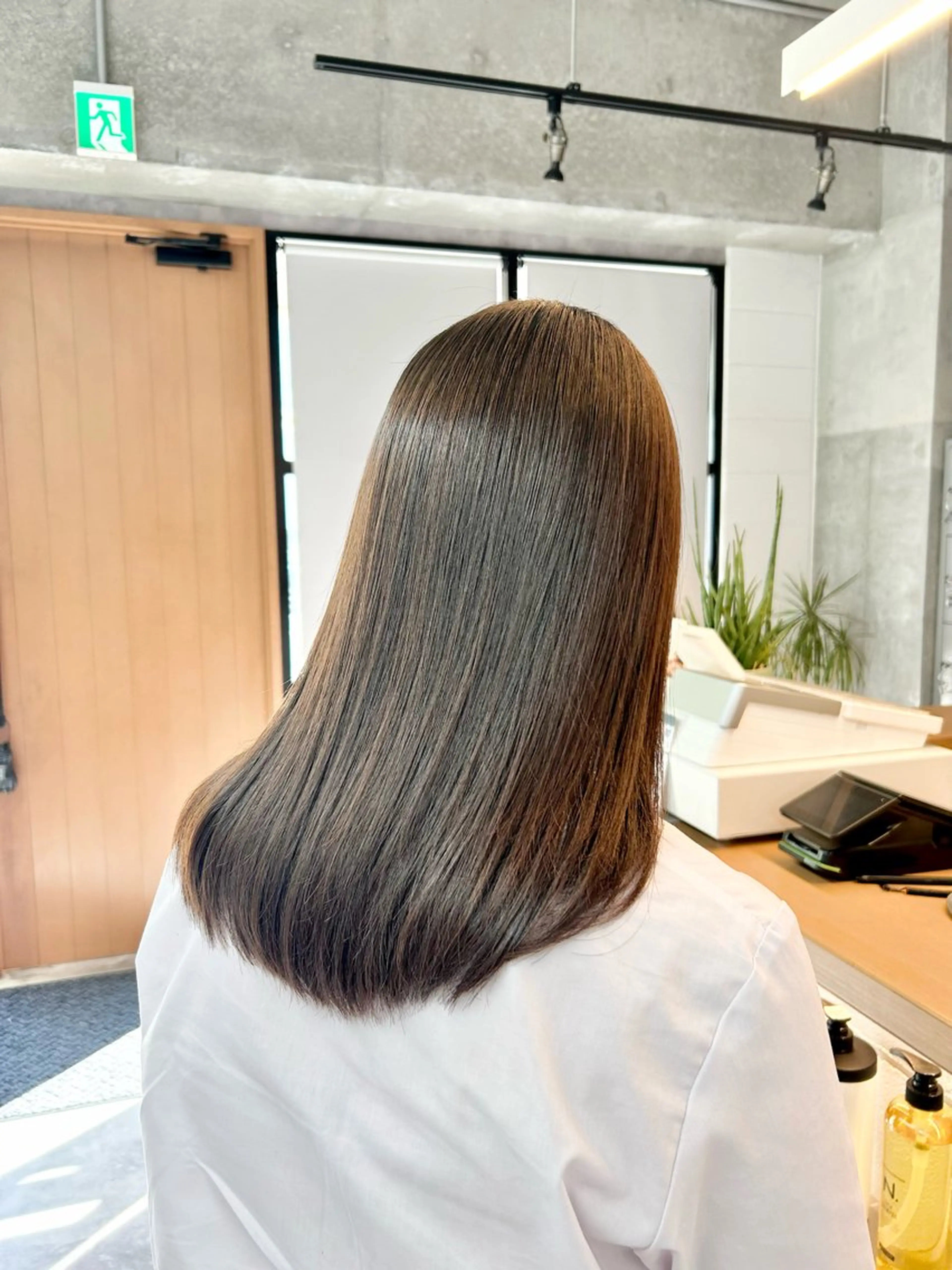 セミロング カット ヘアカラー トリートメント OAK溝の口 天使の輪👑YUKIのヘアスタイル