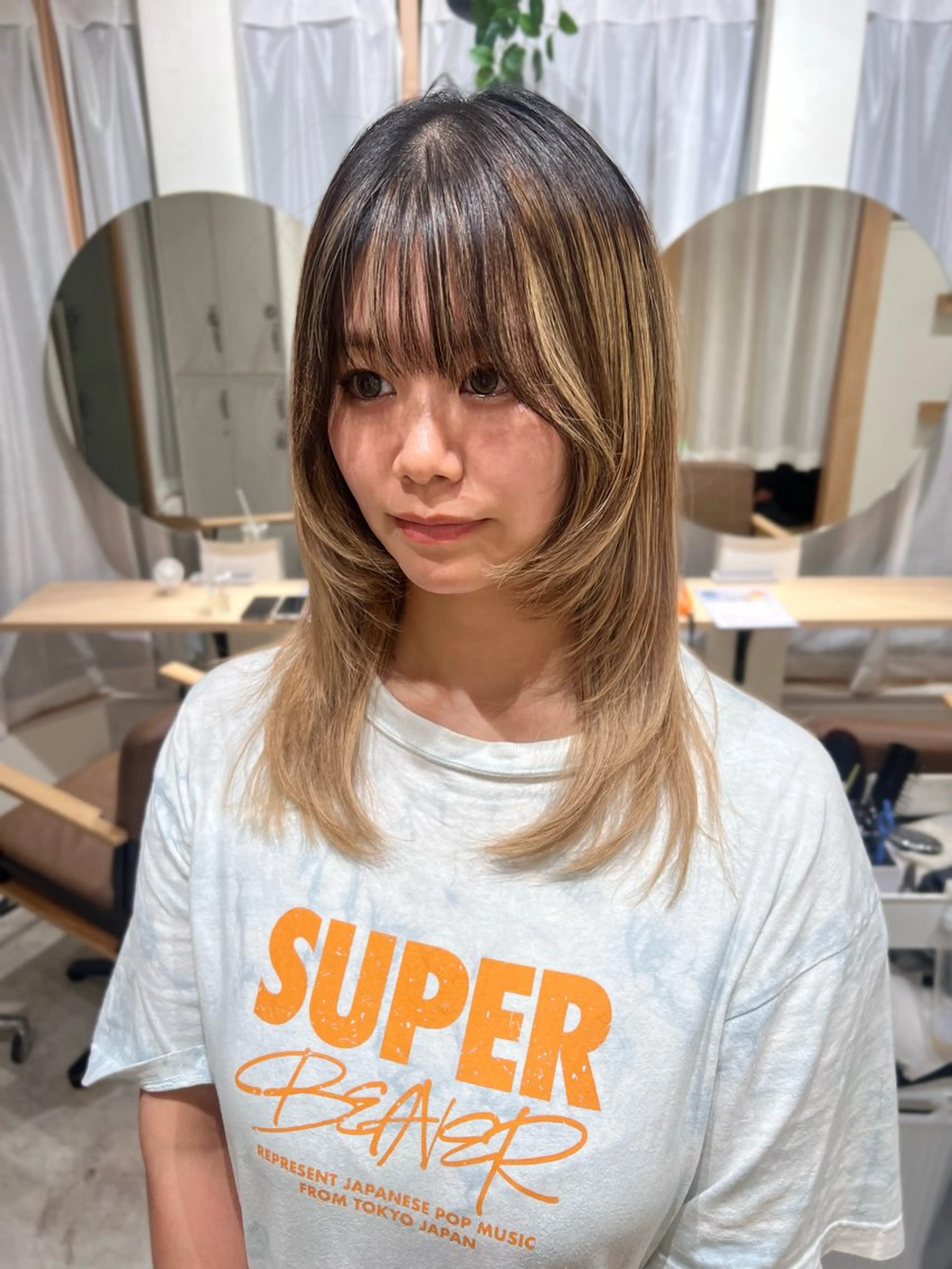 セミロング 伸ばしかけ レイヤーカット カット Day .1のヘアスタイル
