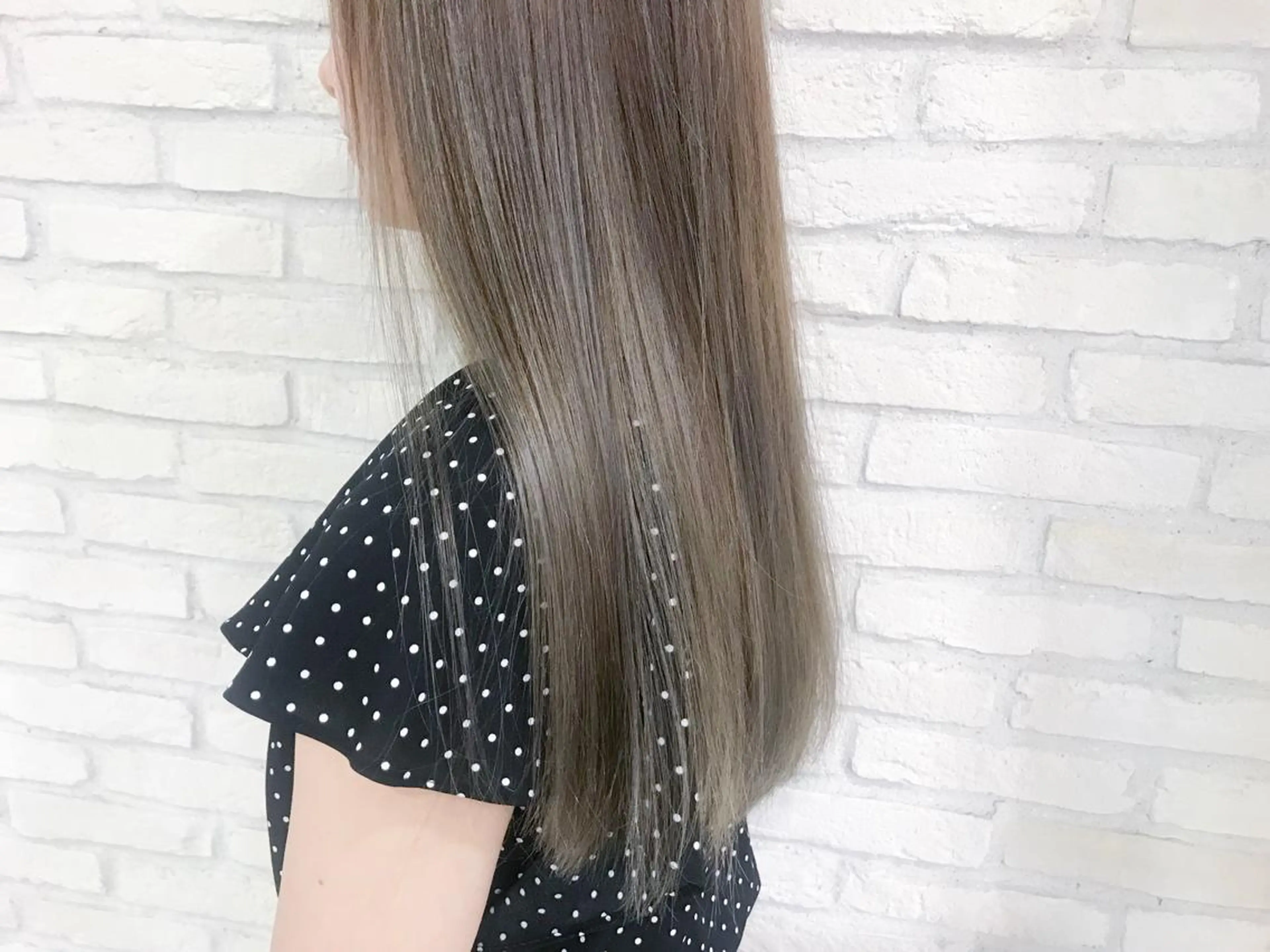 ロング カラー ベージュカラー ブリーチ ハイライトカラー ハイライト 横浜🍒ルーツカラー エクステ／RIEのヘアスタイル