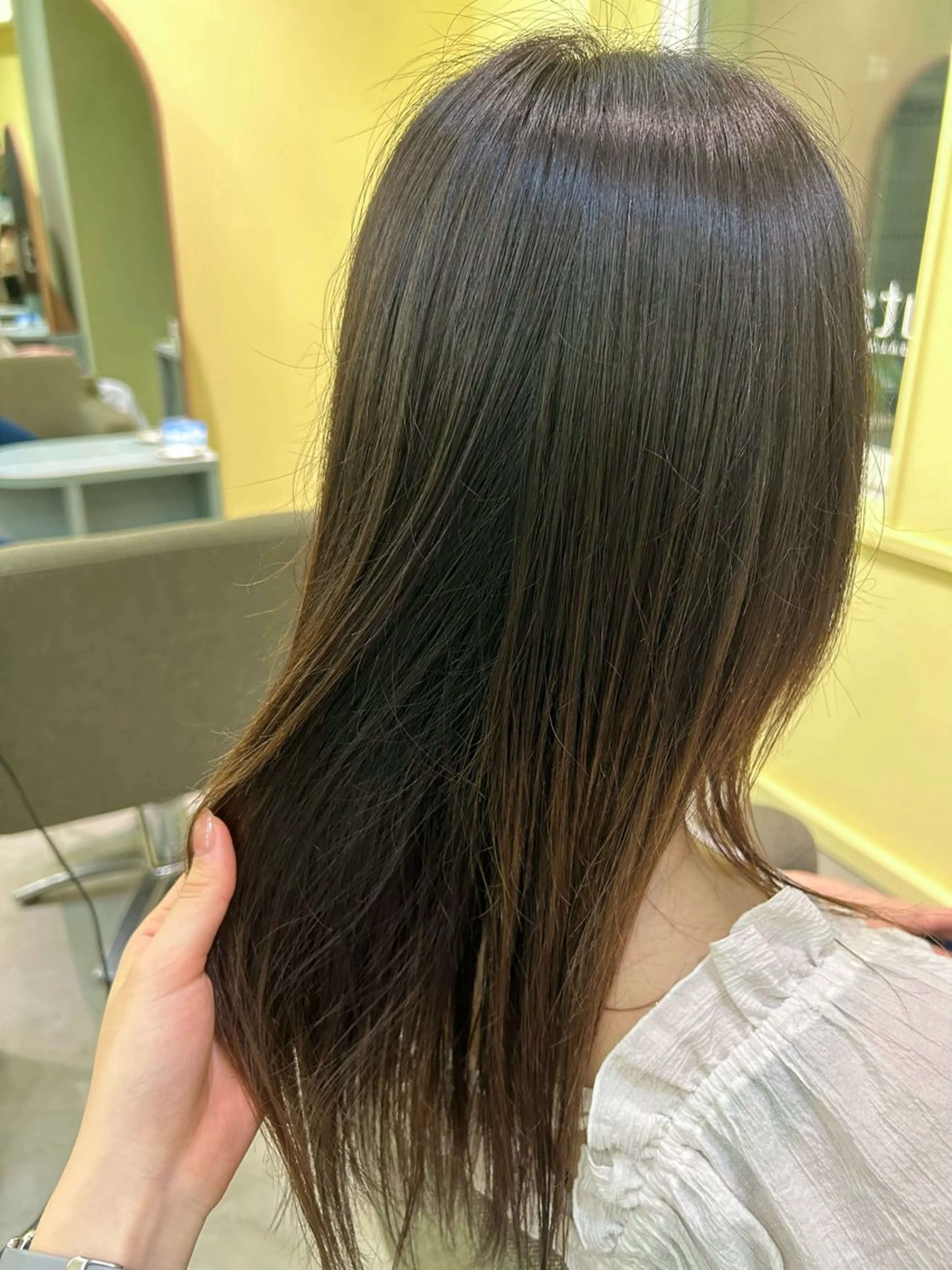 カラー 一條 乃亜のヘアスタイル