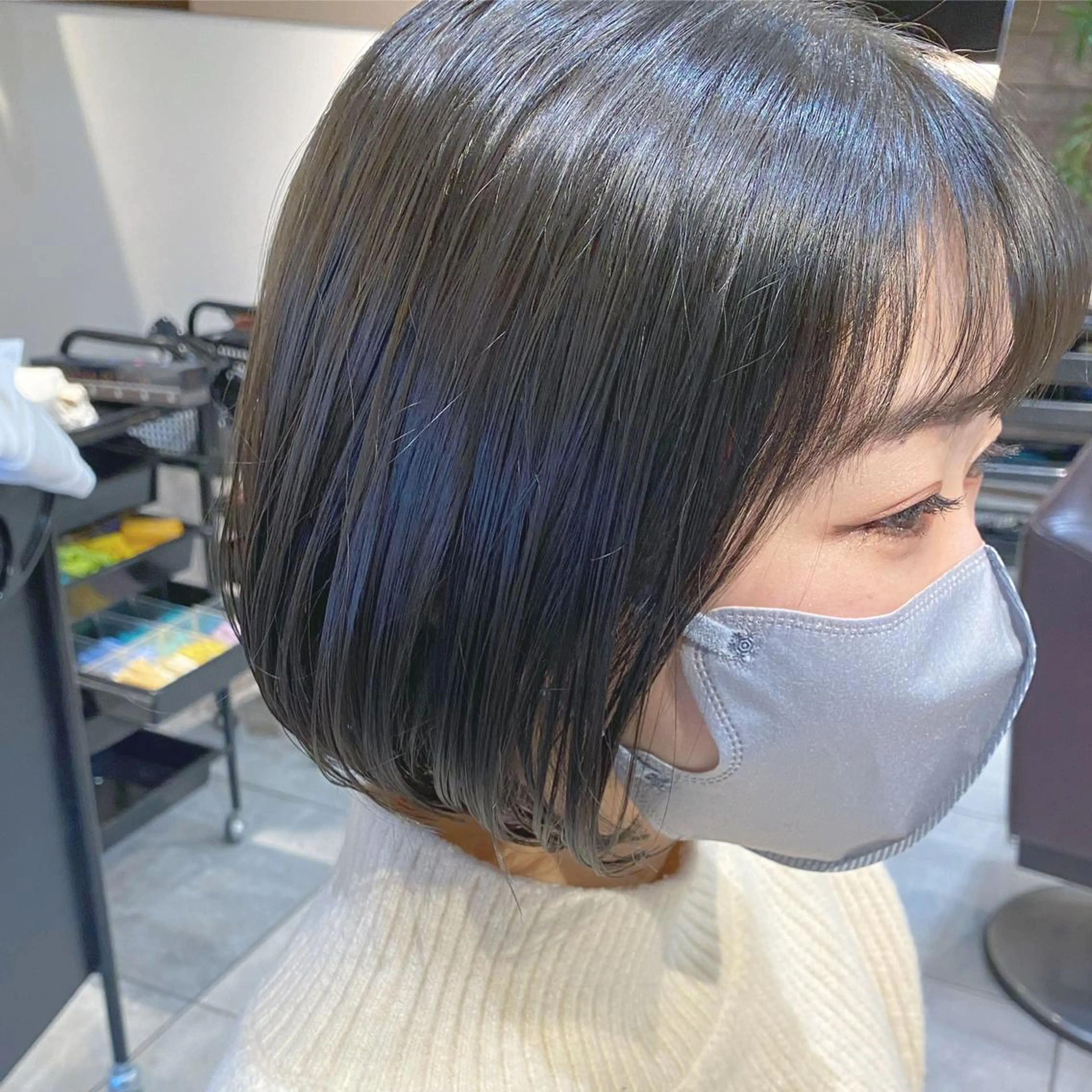 ショート カラー ダークグレー ダークグレージュ グレージュ ボブ 川越 輝梨奈のヘアスタイル