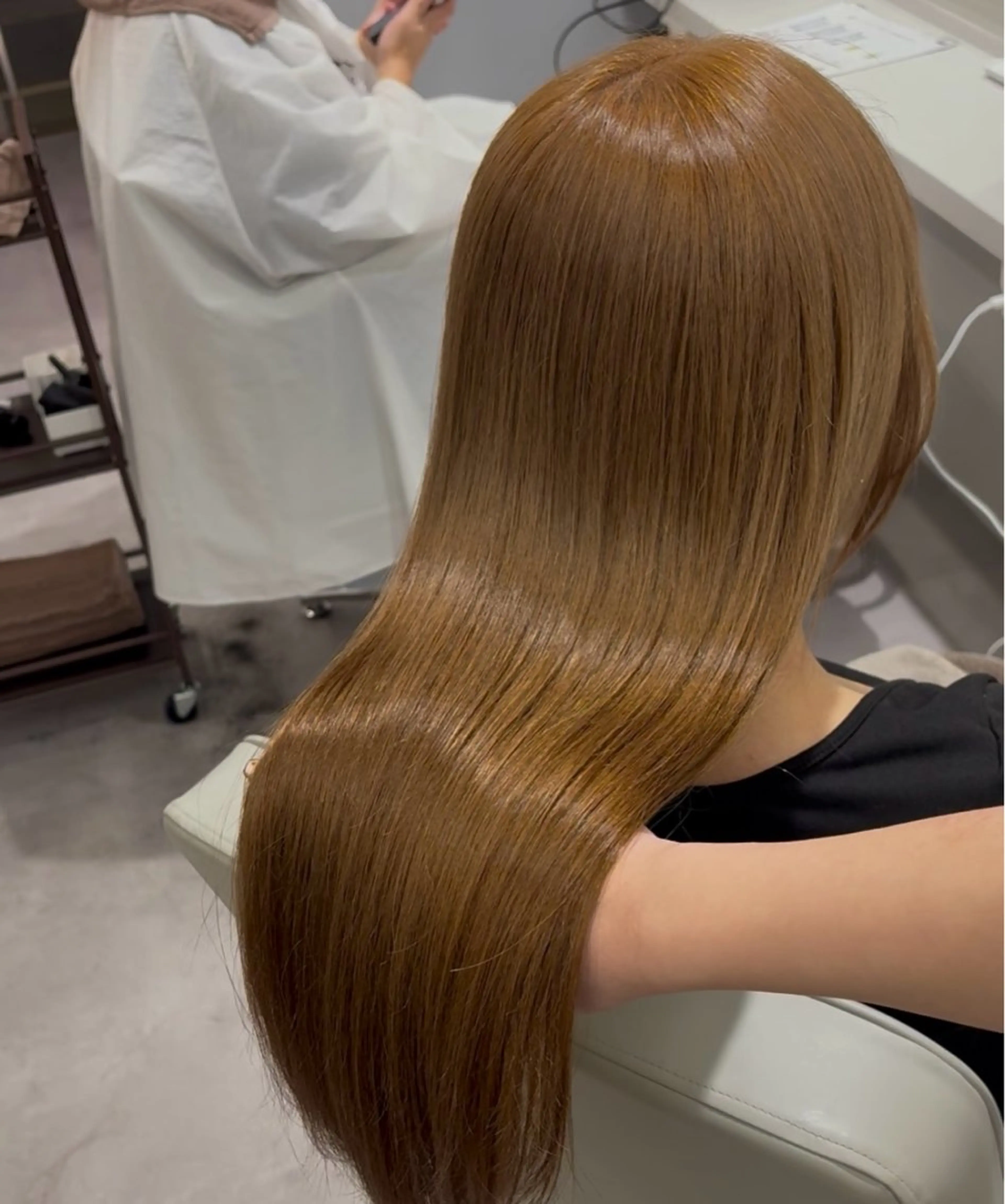 ロング カラー ベージュカラー ブリーチ 透明感カラー 加藤 麻夢のヘアスタイル