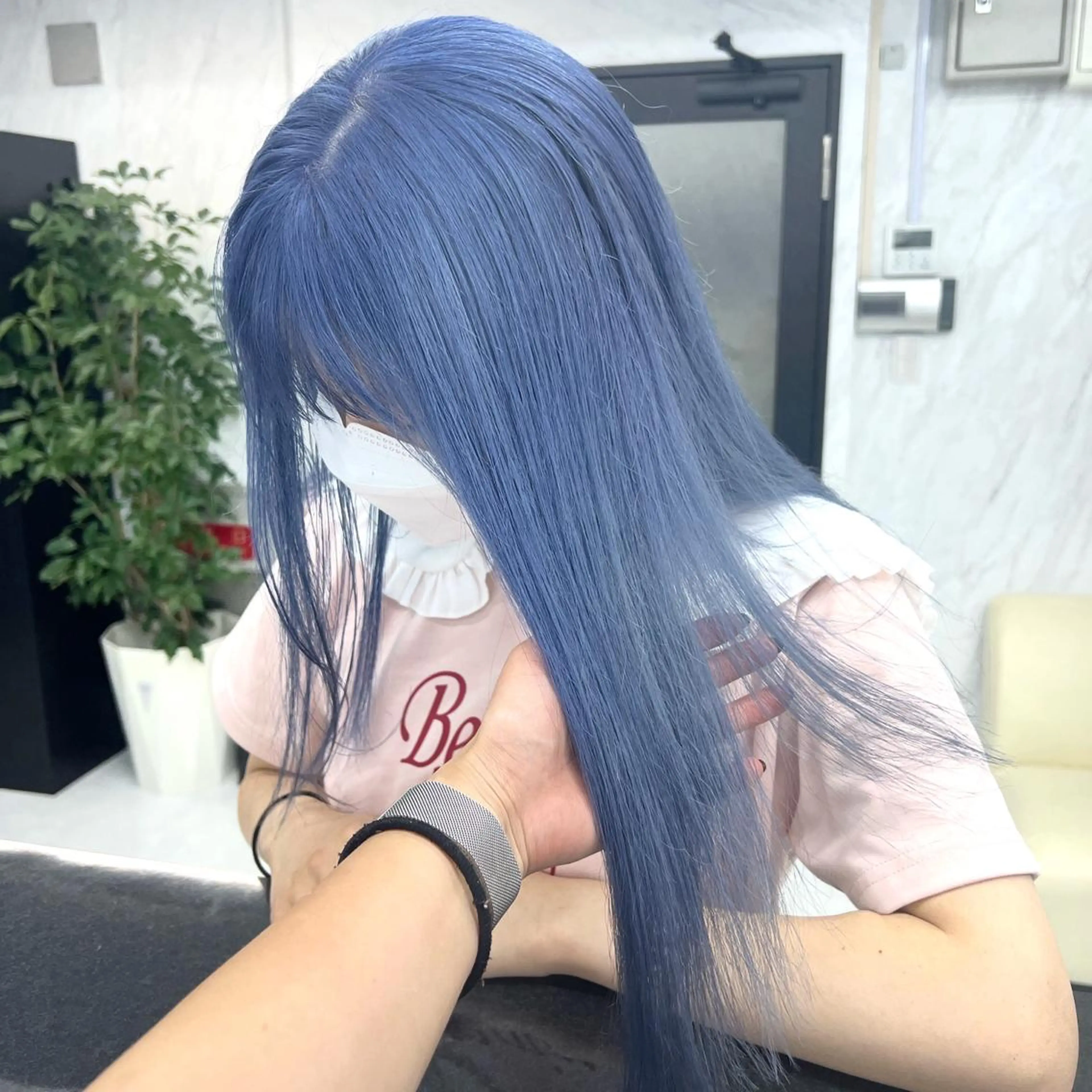 セミロング カラー シールエクステ ハイトーンカラー エクステ ヘアカラー トリートメント シールエクステ特化 ハイトーン、NANAのヘアスタイル